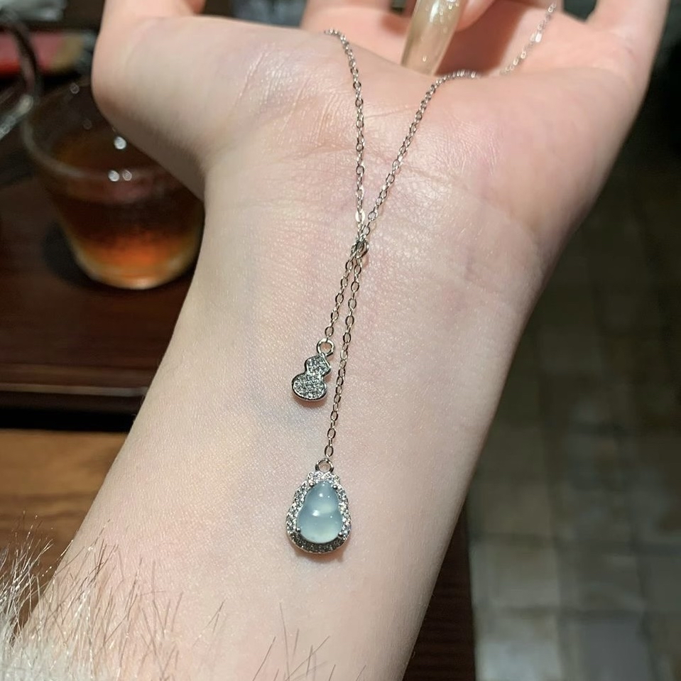 翡翠双葫芦设计款项链 