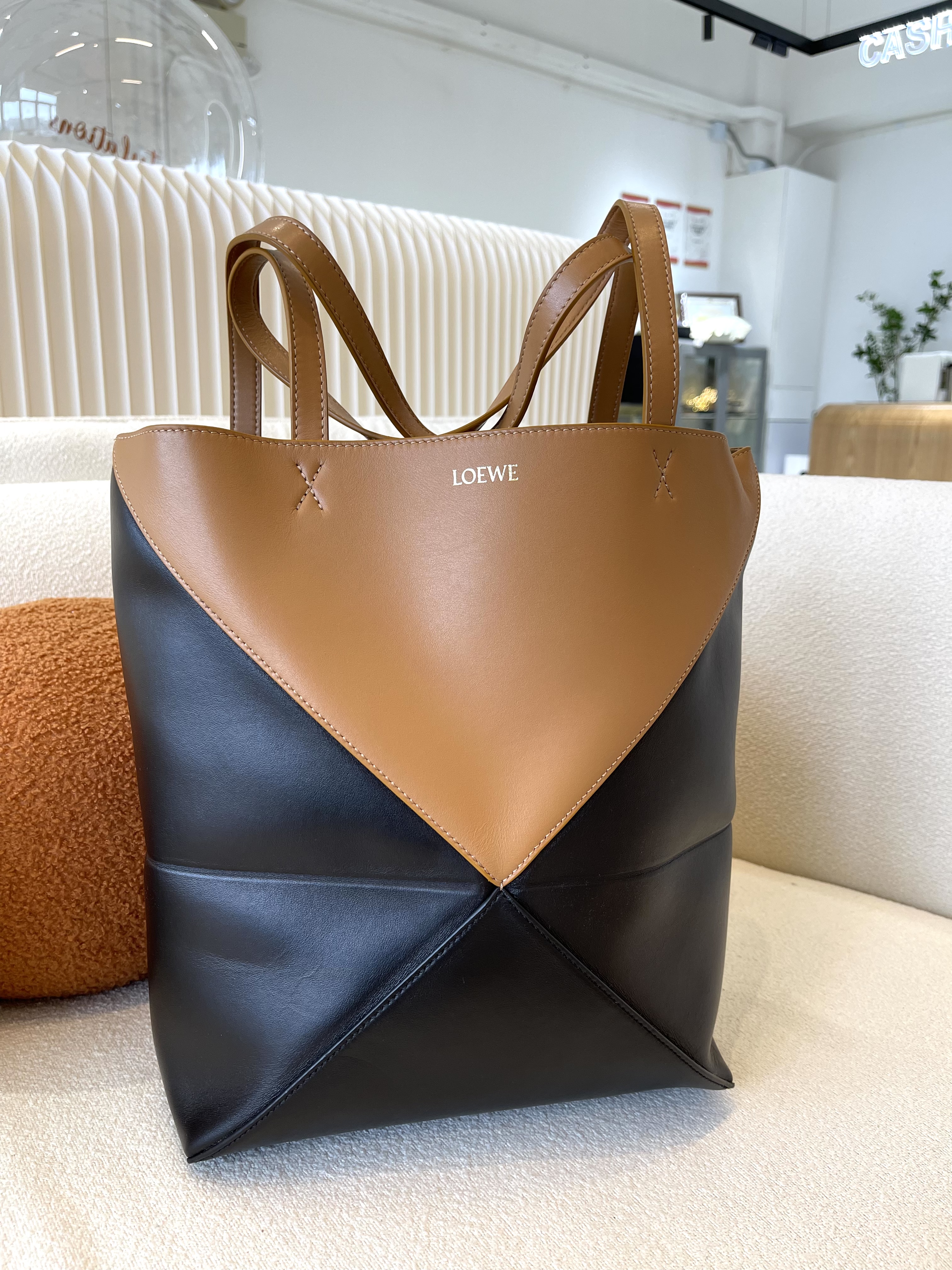 Pre-Owned LOEWE Puzzle Fold Tote