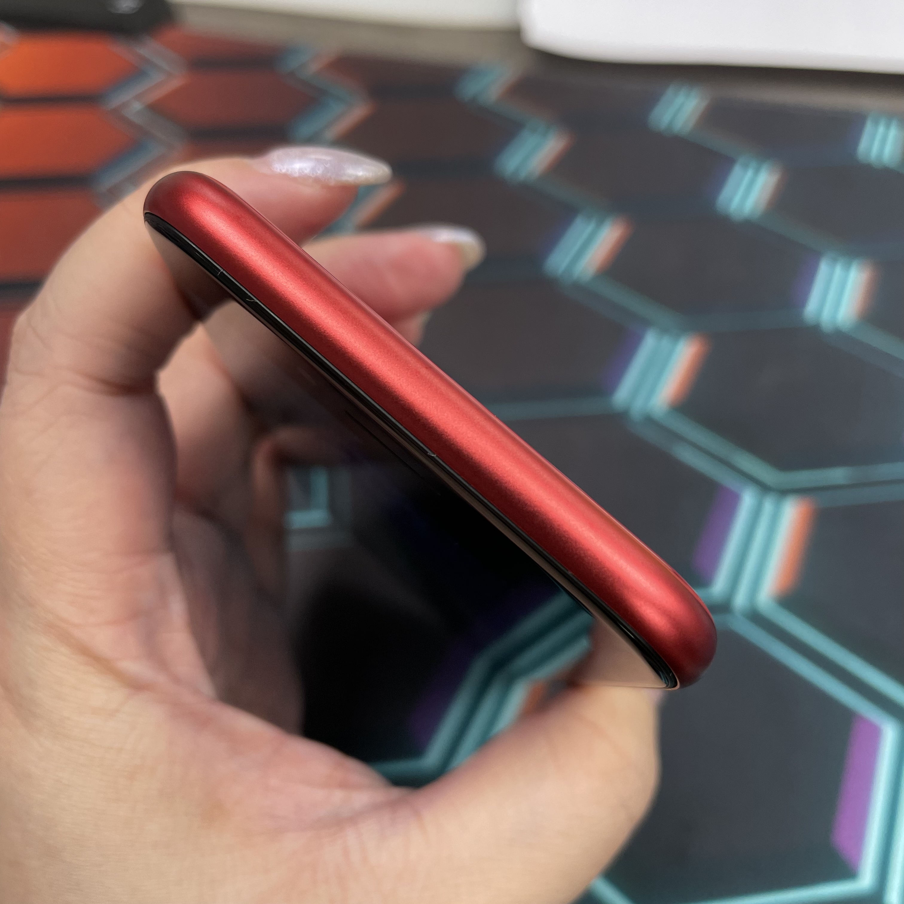 *7046 SE 2 勁靚機 128GB 電75 紅色 red
