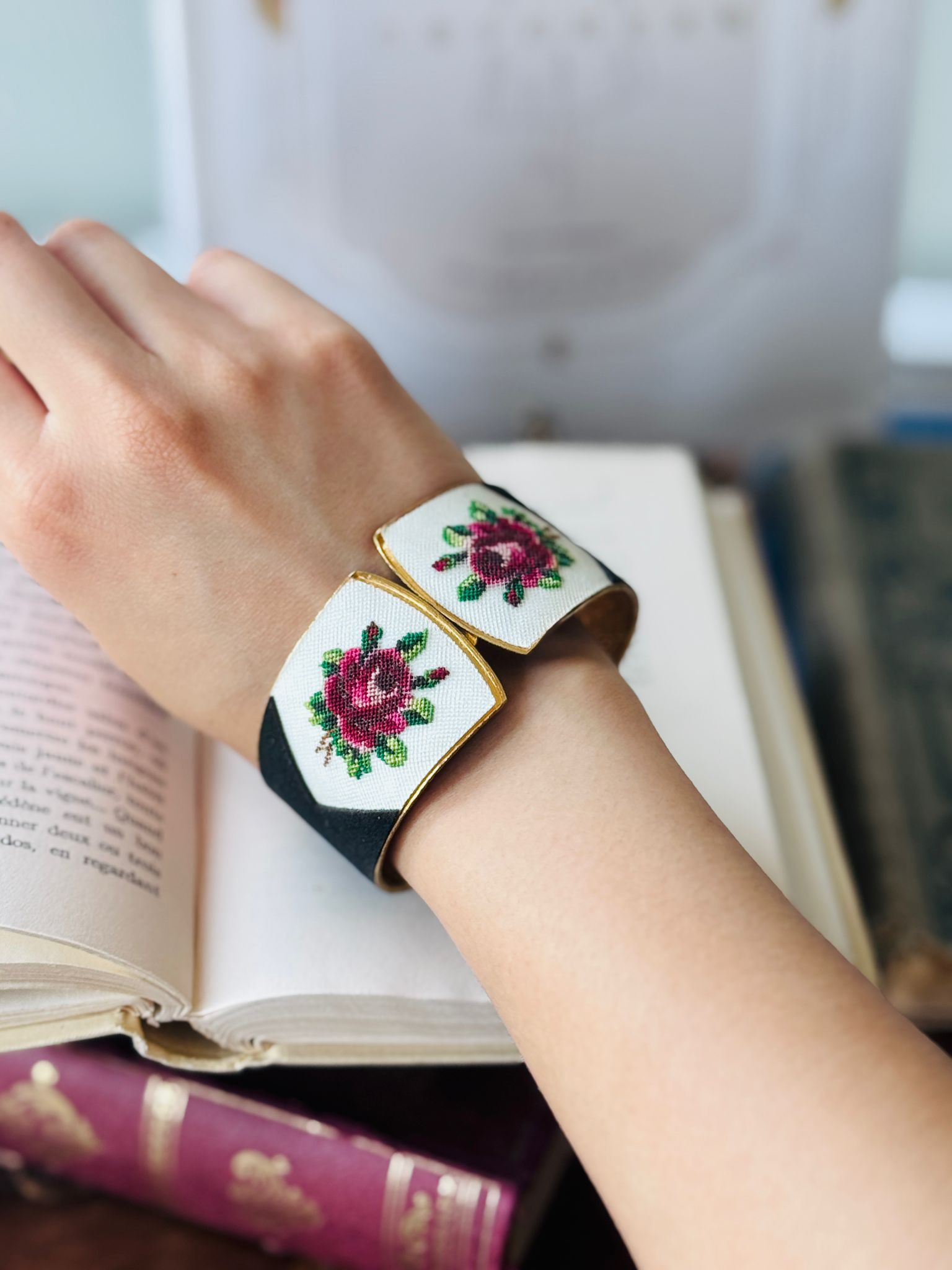 Rare! Vintage Rose Petit Needlepoint Bangle Bracelet  (MT2593)