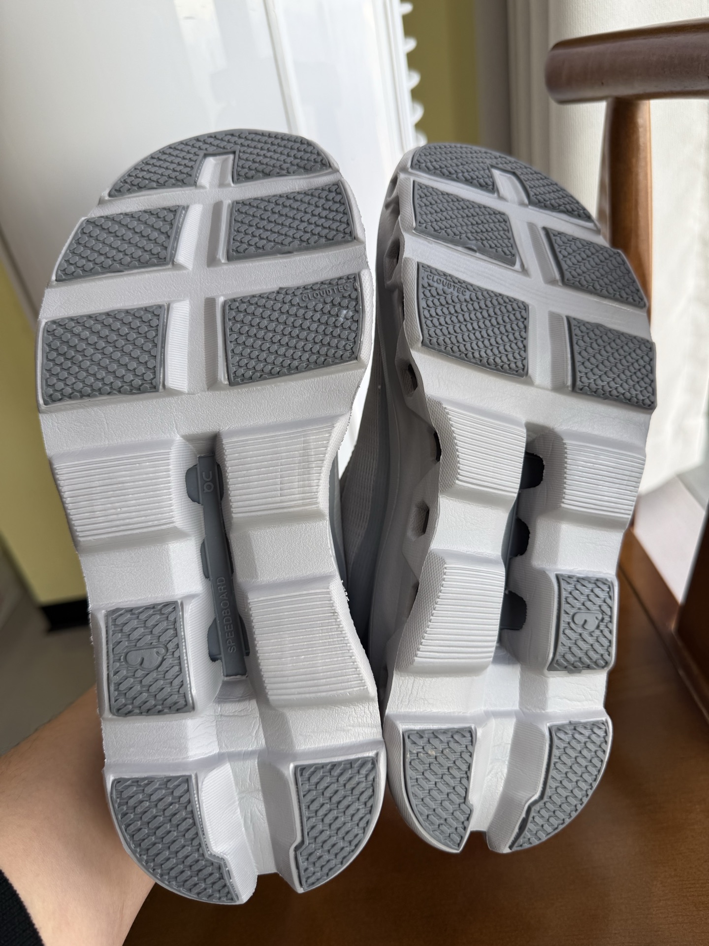 On Cloudmonster Void