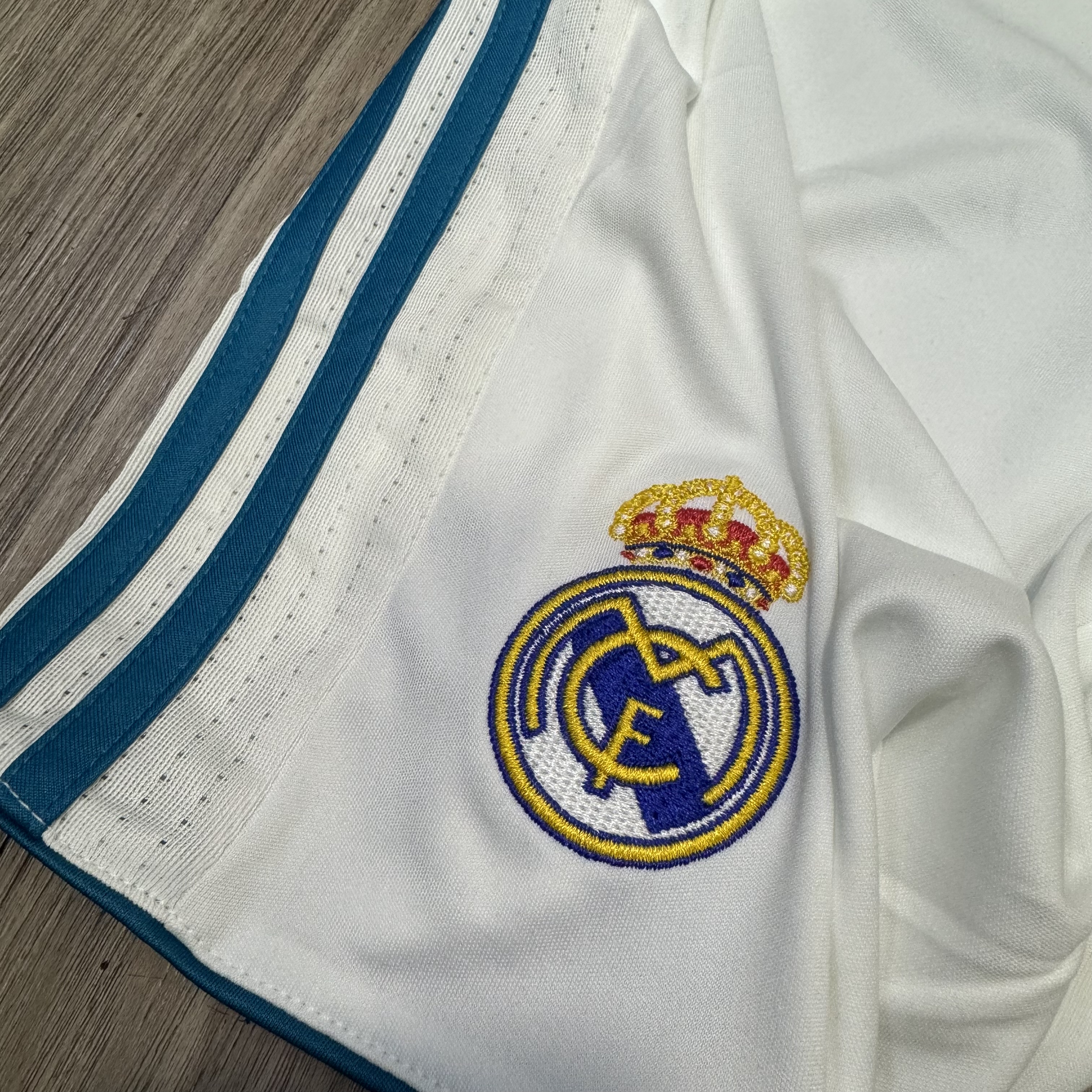 (Youth size)Real Madrid 17/18 home short (Bnwt)