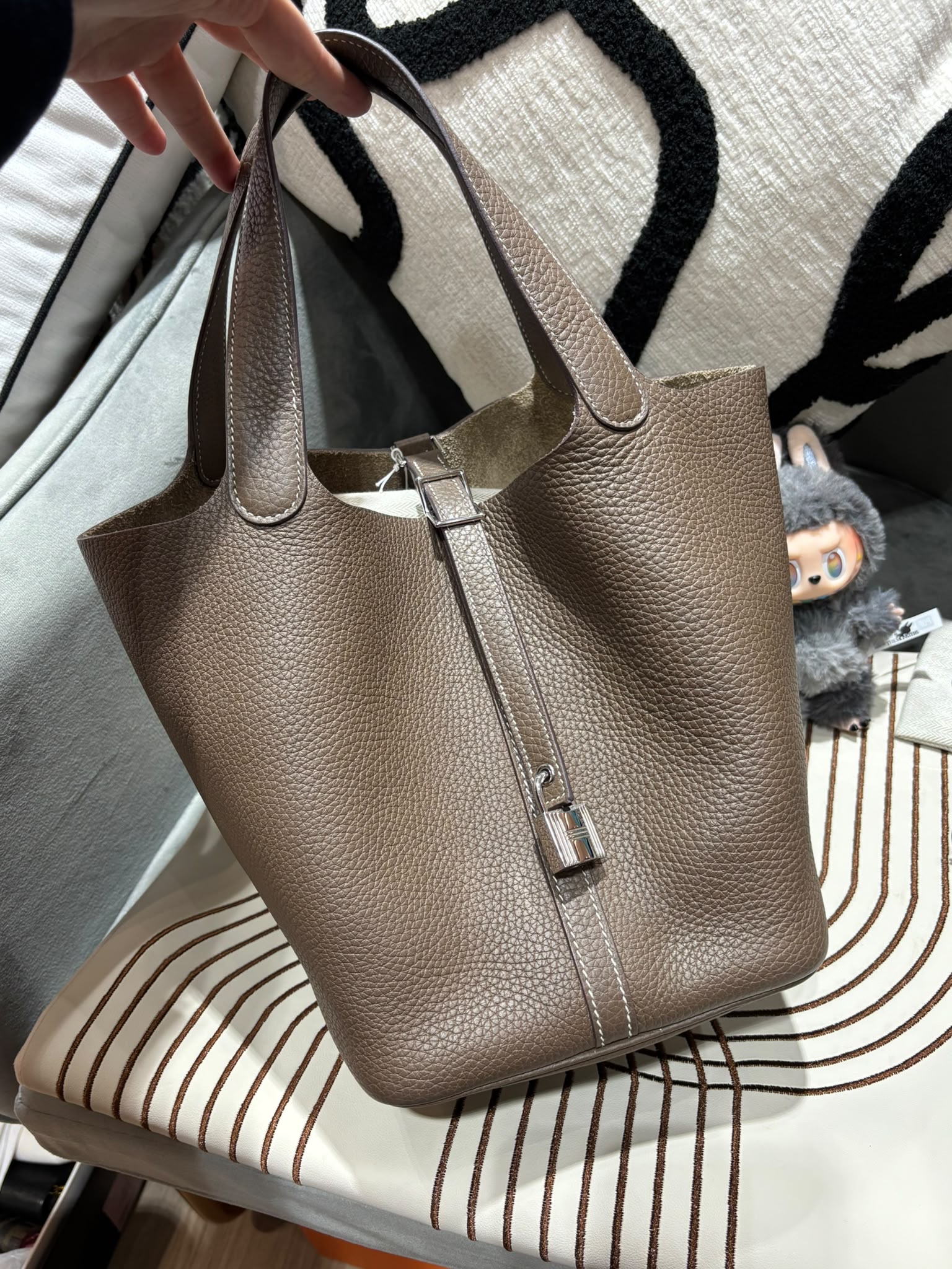 Hermes Picotin 22 Stamp Y Etoupe 100%Authentic, 95%New ✅Key Lock ✅Dust bag