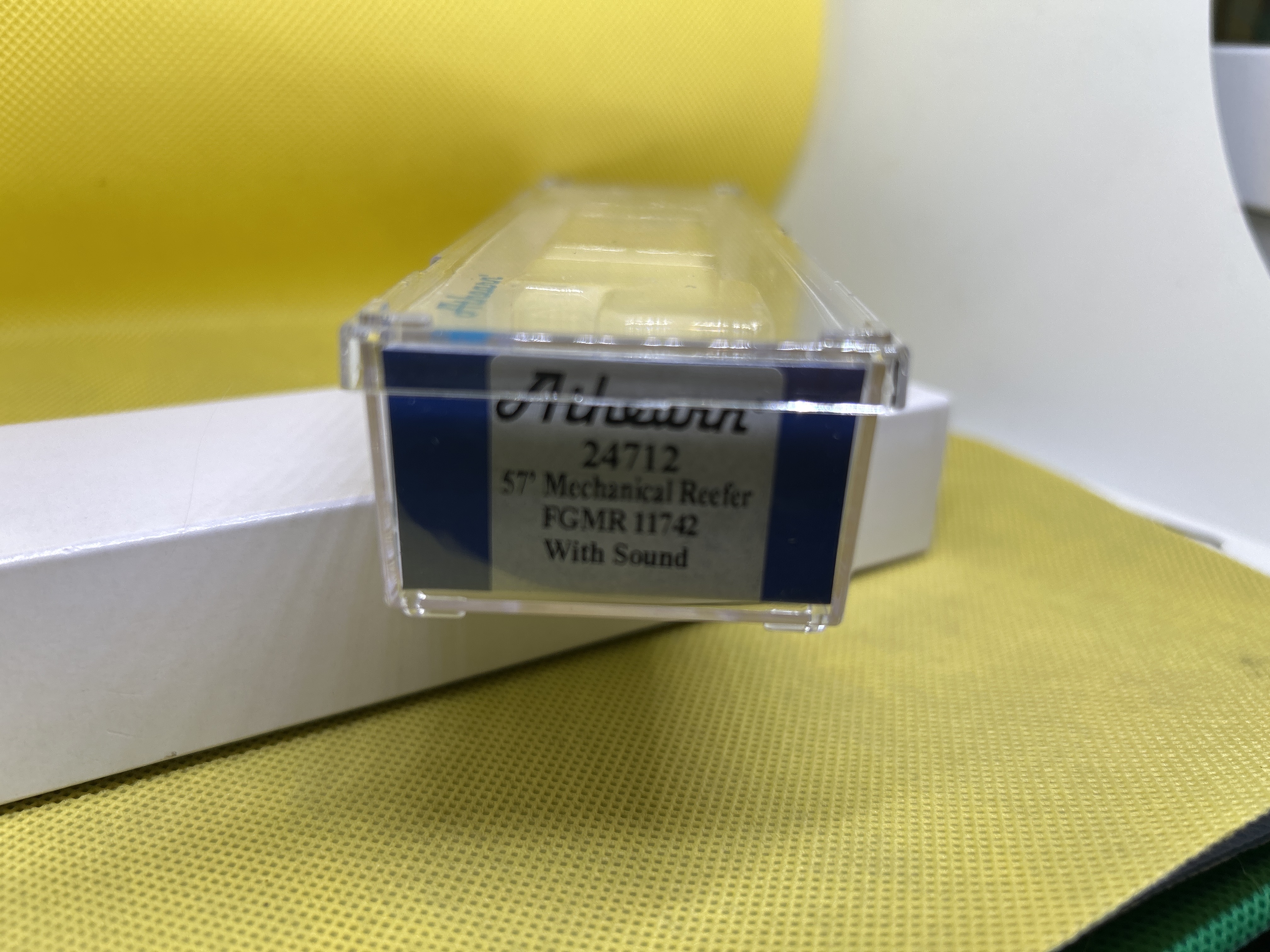 N Scale ATHEARN 24712 有聲效 57’ Mechanical Reefer FGMR11742
