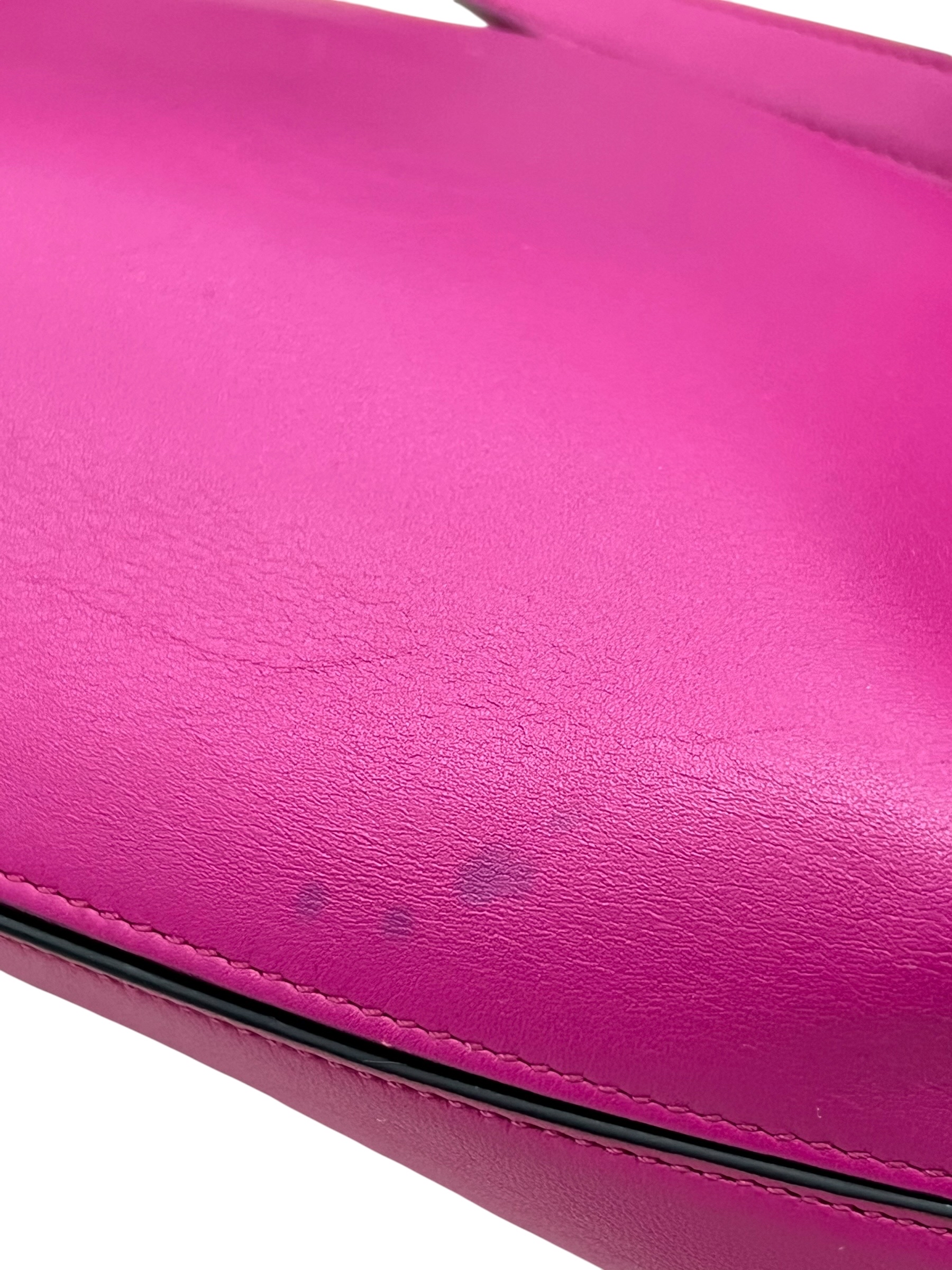 Pre-Owned LOEWE Anagram T Pouch / Product Code: 072907