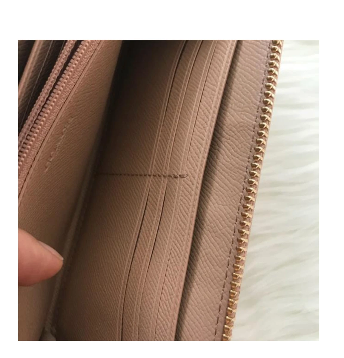 香港現貨-New Coach Accordion Zip In Signature Leather