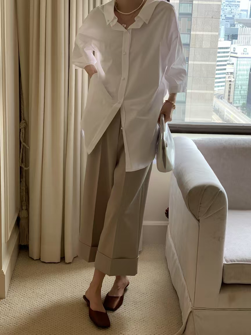 White Shirt with Pearl Buttons and Pleated Back Design ‖ 珍珠纽扣拼褶皱背设计衬衫 KR01115165