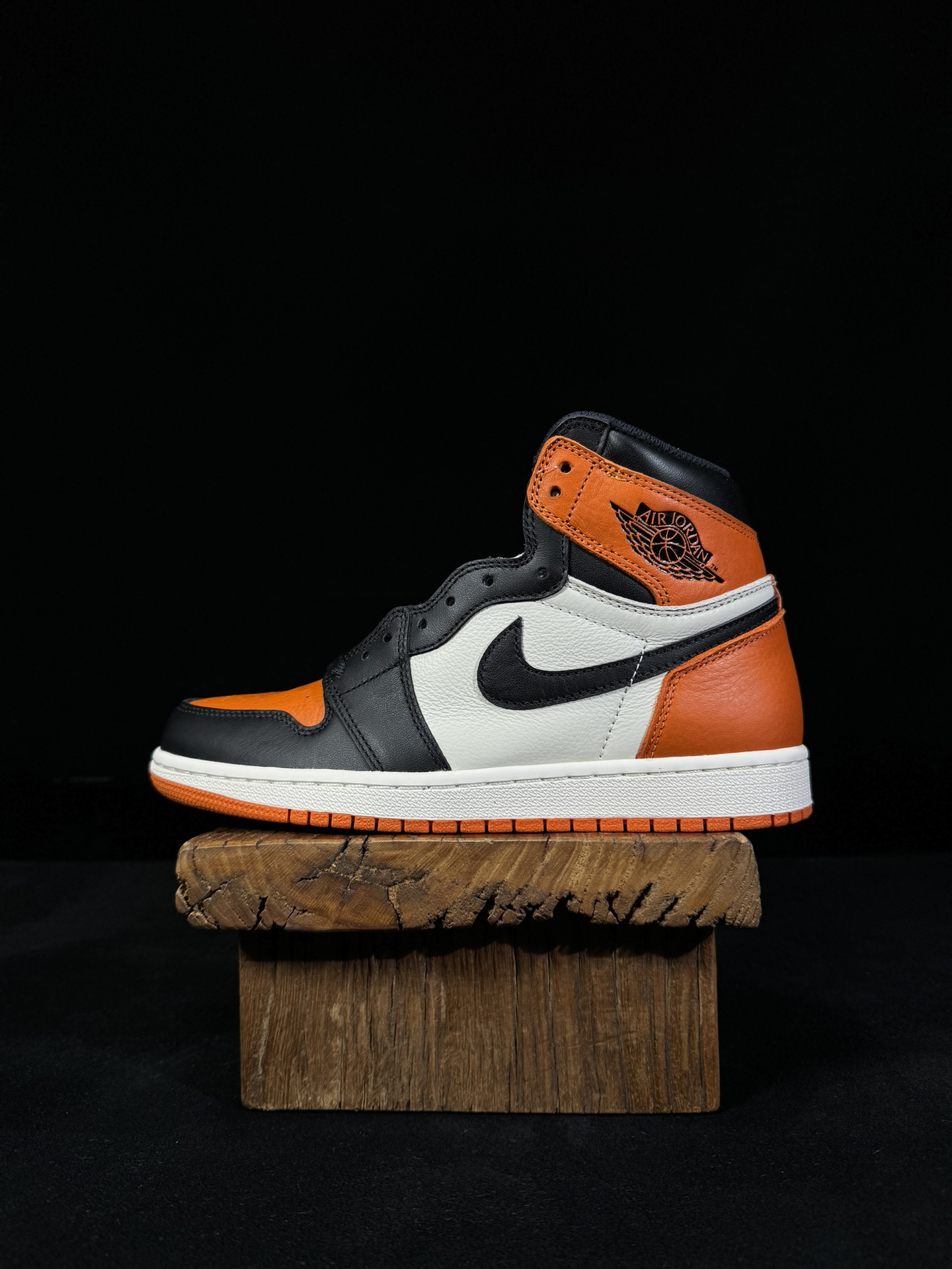Nike Air Jordan 1 Retro High OG 555088-005 | Blue Box