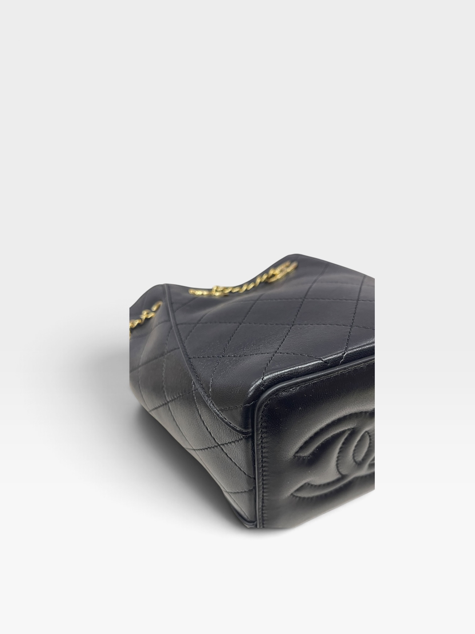 Pre-Owned CHANEL Bucket Bag / Product Code: 102912