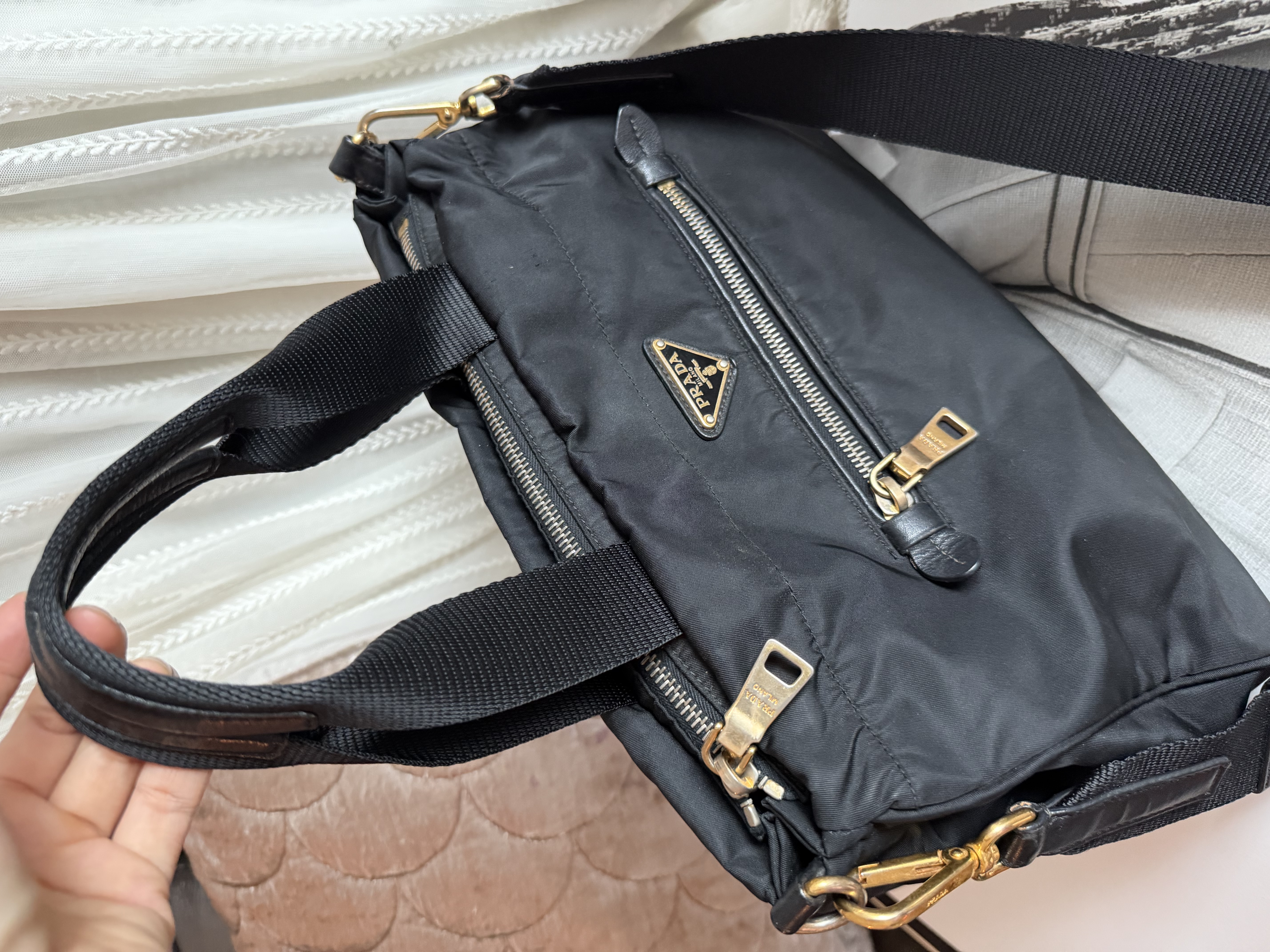 prada黑色 black re nylon bag with original strap