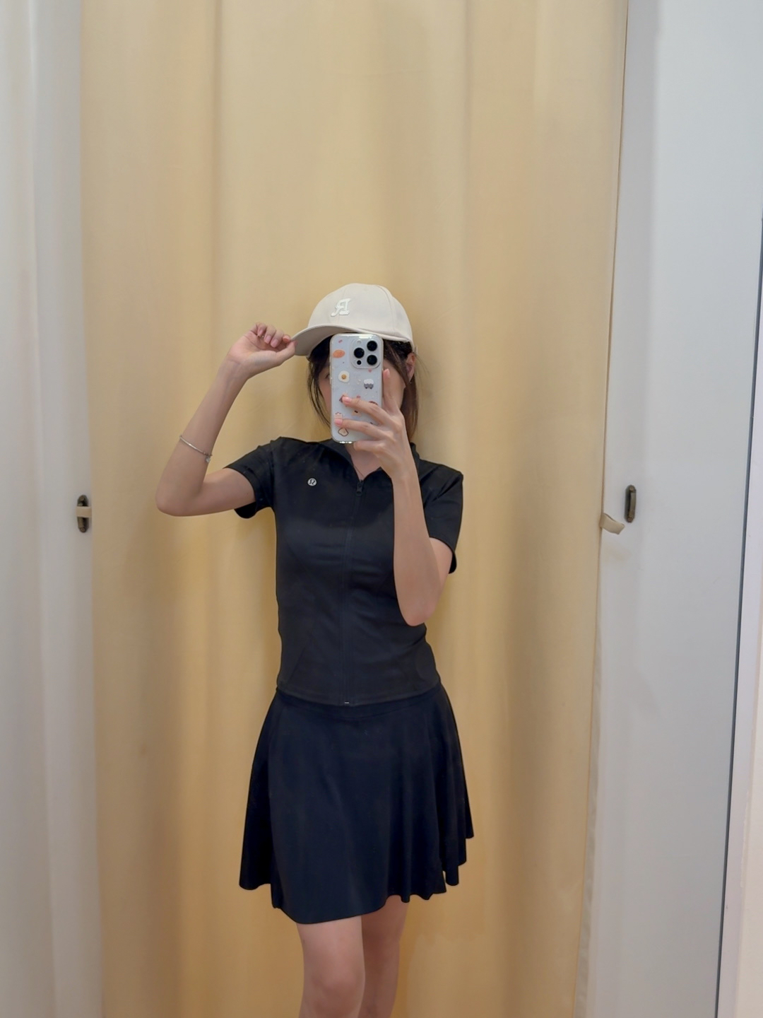 Lululemon运动风拉链修身短袖上衣 R3010