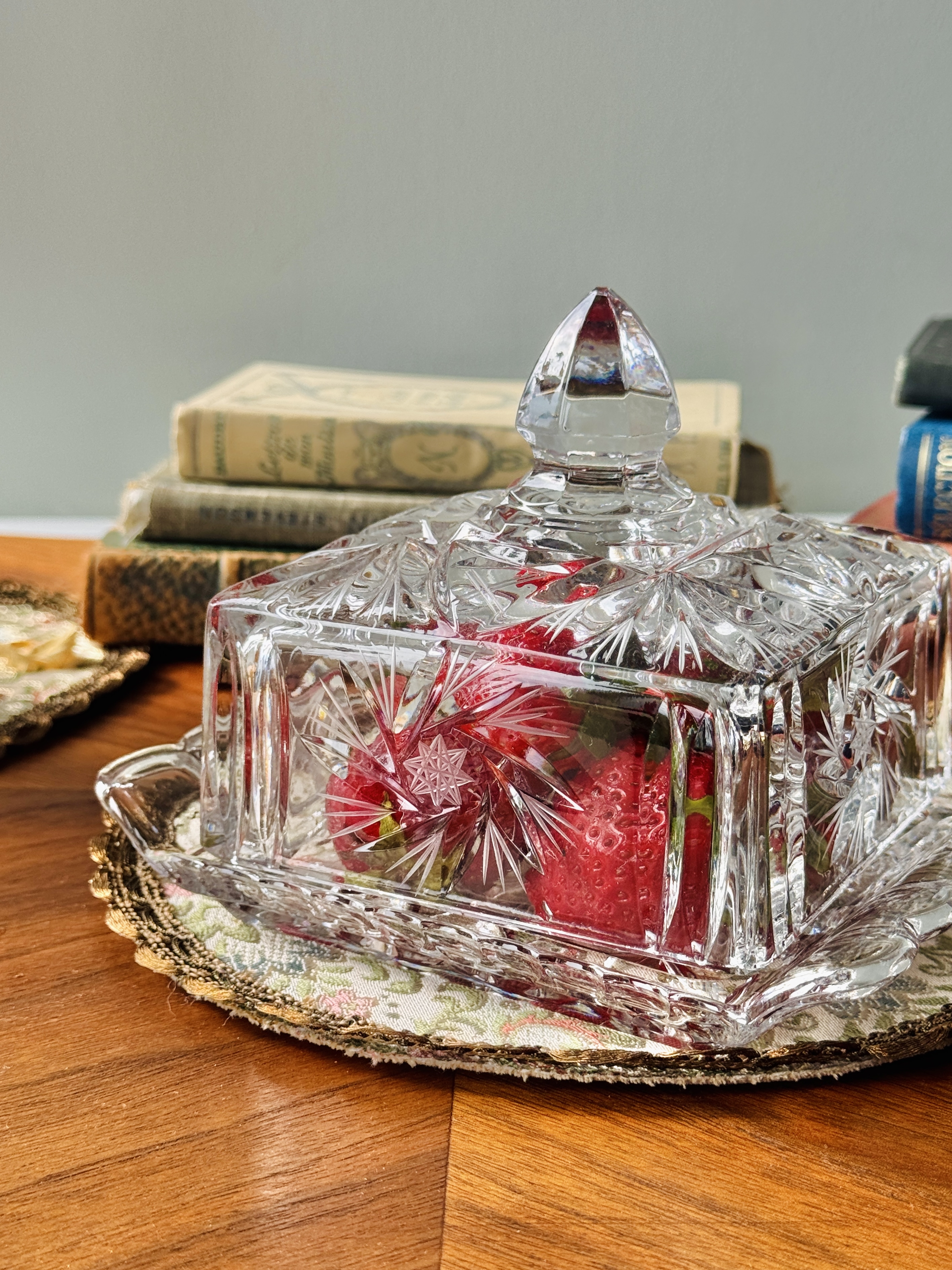 Vintage Mid-Century Crystal Scallop-Edged Butter Dish with Lid  (MT2608)