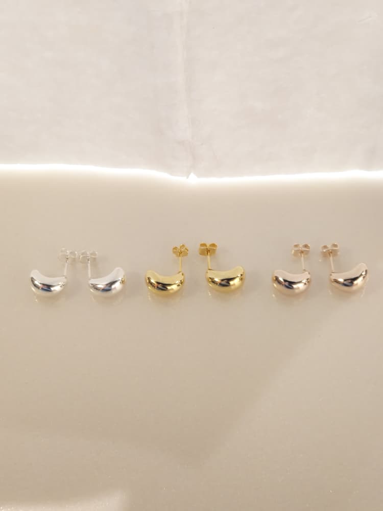 Luna Curve Stud Earrings