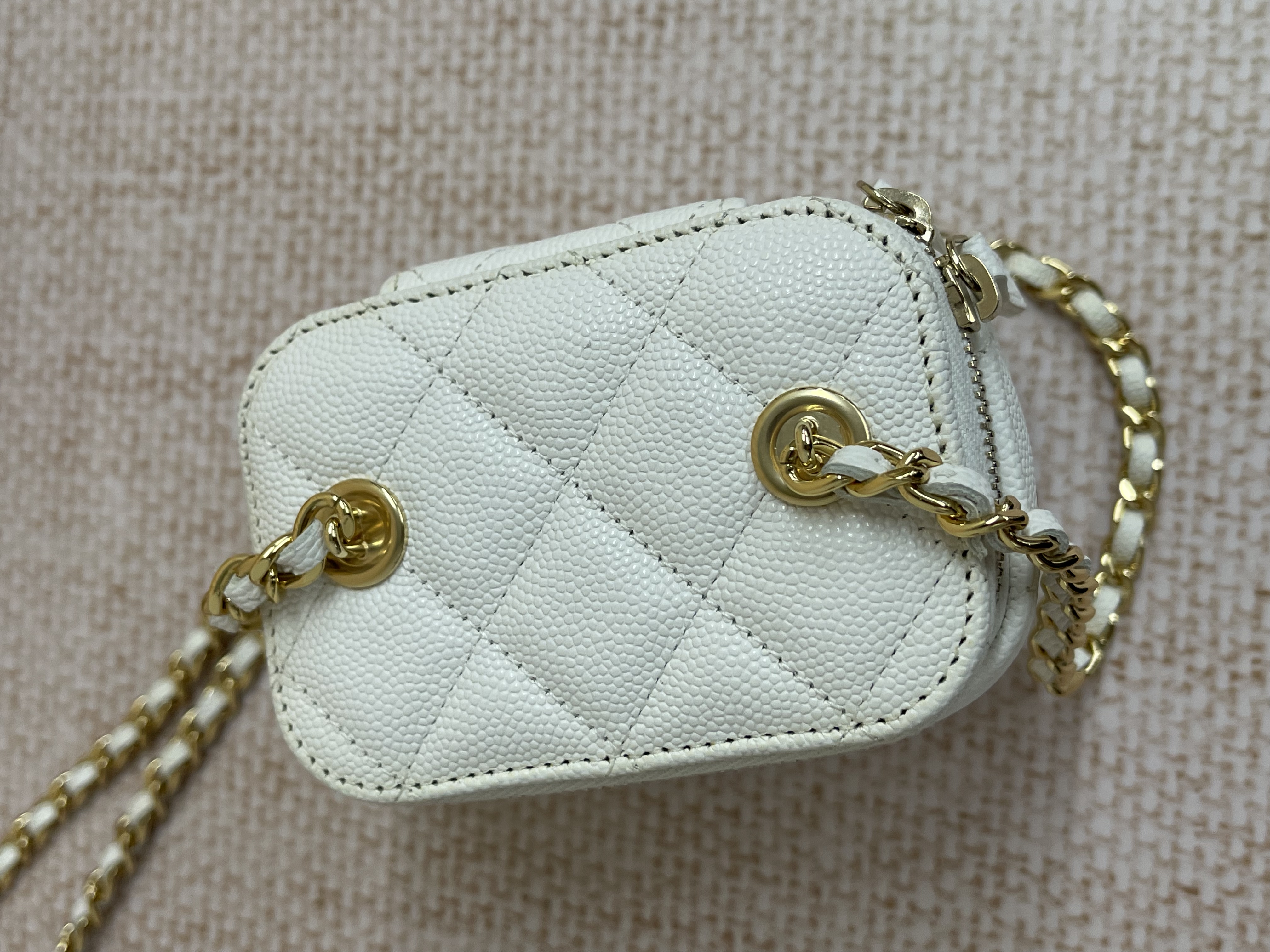 Pre-owned Chanel vanity case / 26Y107