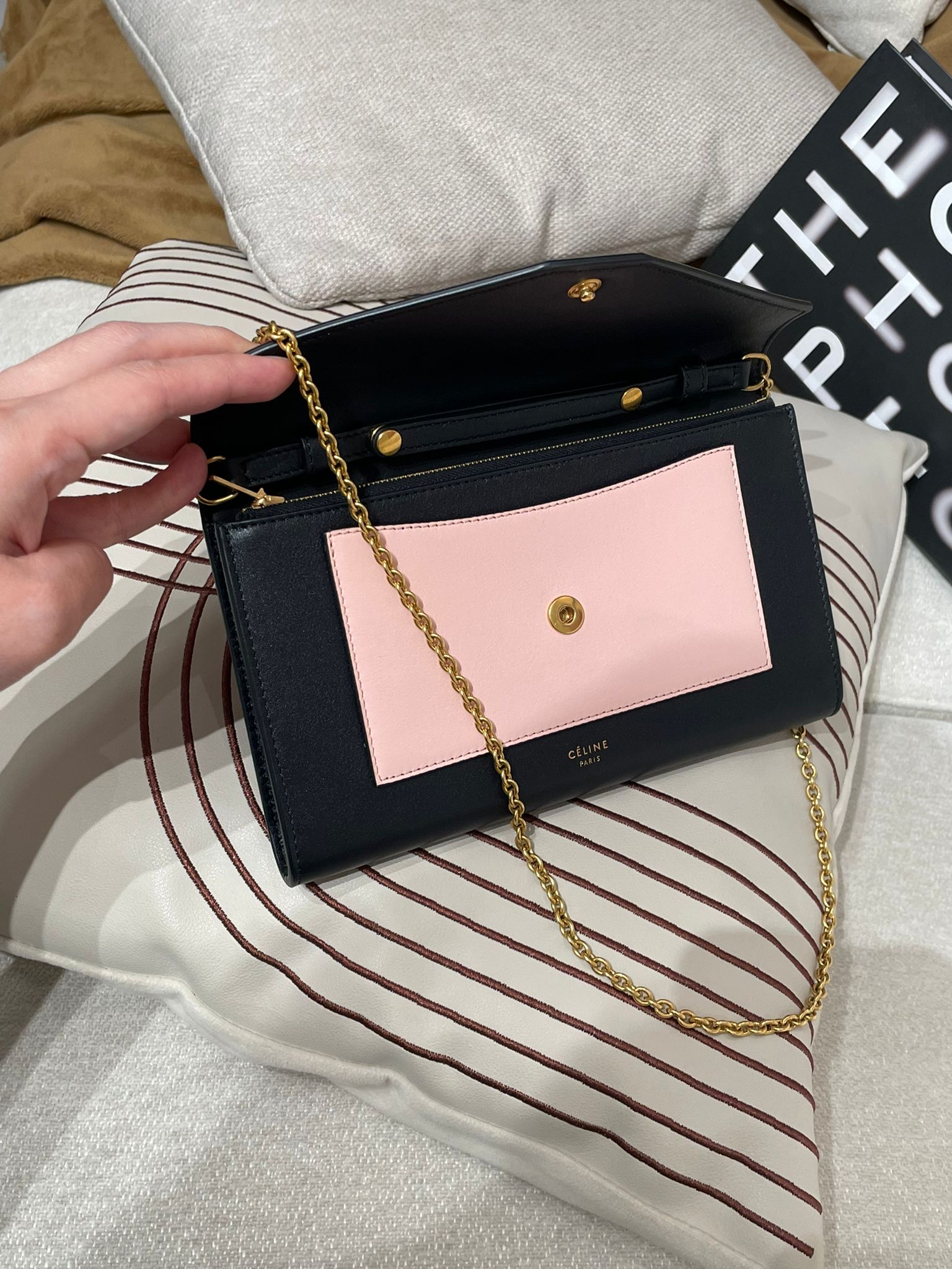 Celine clutch on chain 灰色拼粉紅牛皮鏈條銀包斜孭袋  100%Authentic ,98%new✅dust bag 