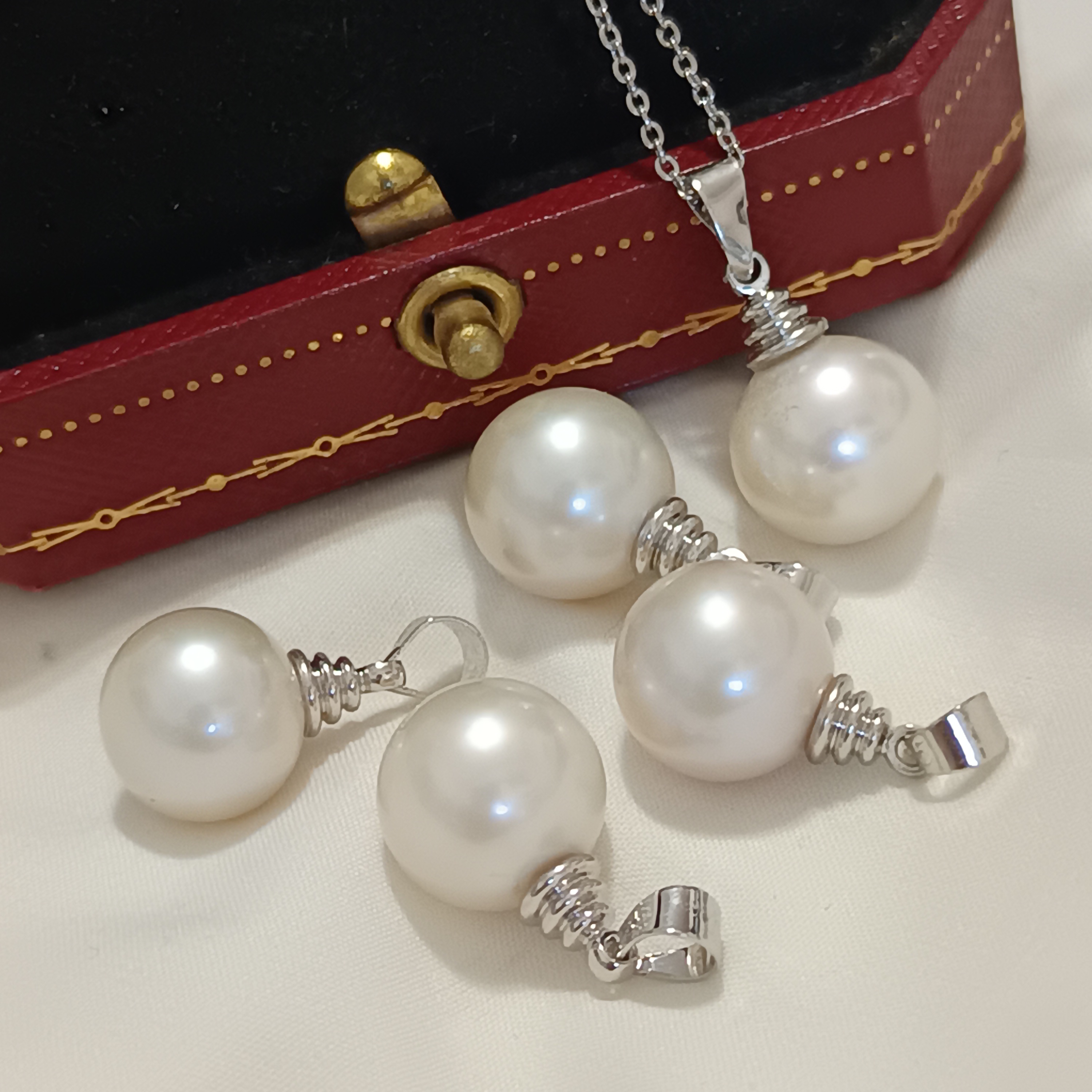 🎉99特惠精品🎉正圓強光淡水愛迪生本白珠注白金小燈泡款吊墜套鍊