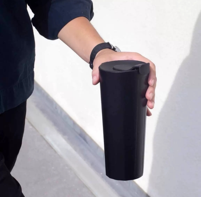 $98隻。2隻起$88隻。 hó-lim 免吸管隨行杯 是針對手搖飲愛好者量身打造的解決方案。它最核心的價值在於徹底解決了「想環保但帶吸管很麻煩」的痛點。