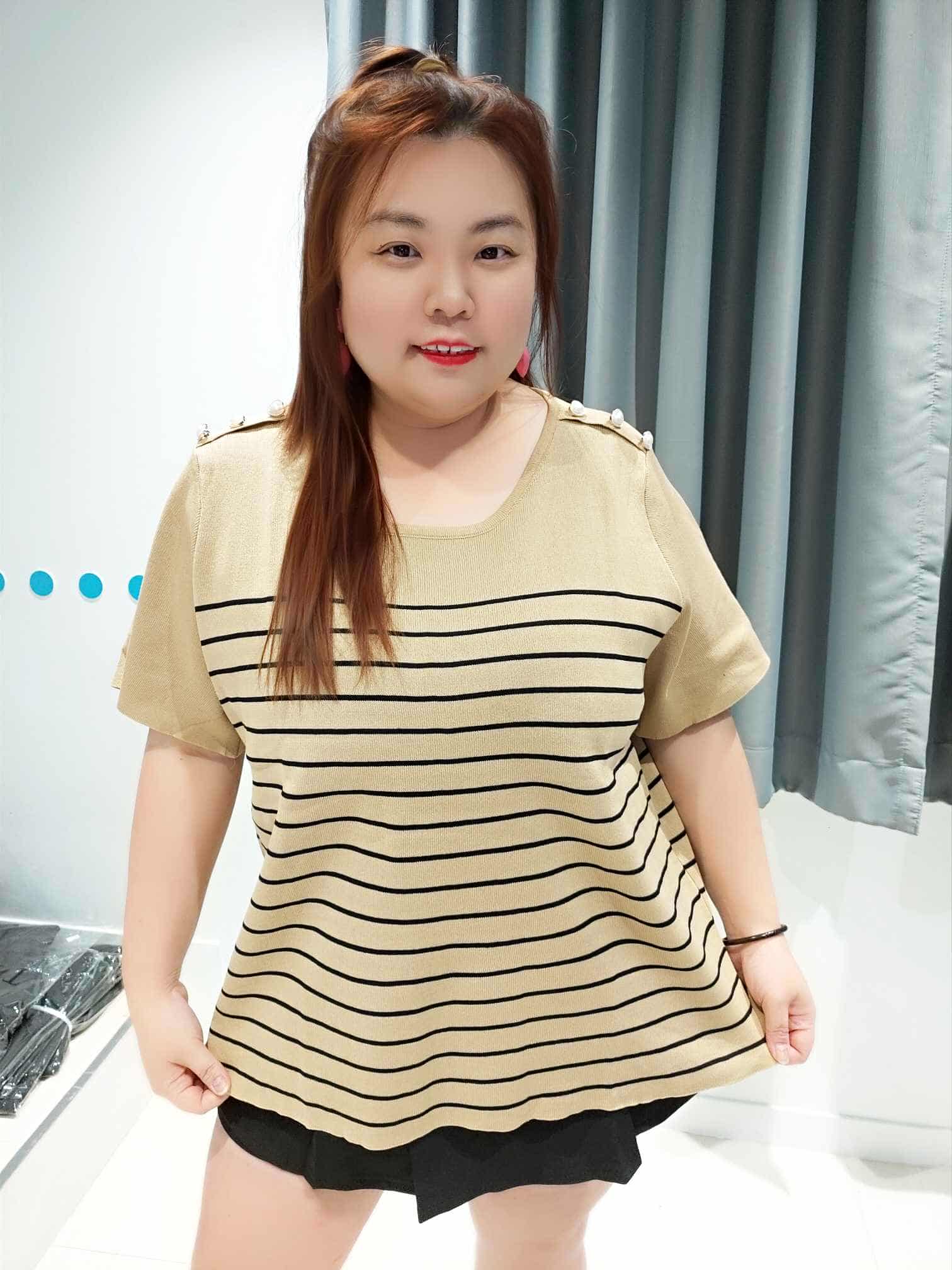 ENC13 DSF07 肩珍珠钮设计针织上衣