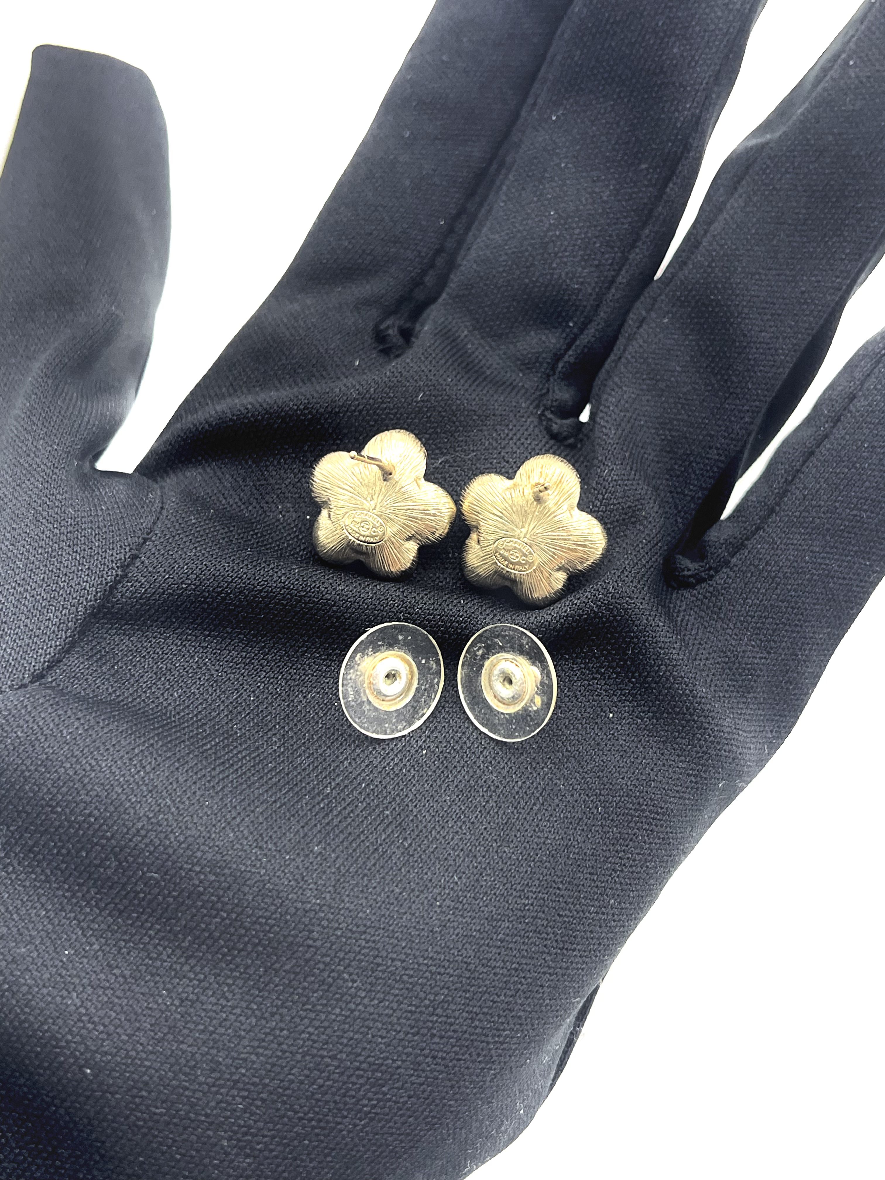 Pre-owned Chanel CC Camellia Earrings / Product Code: 26050619