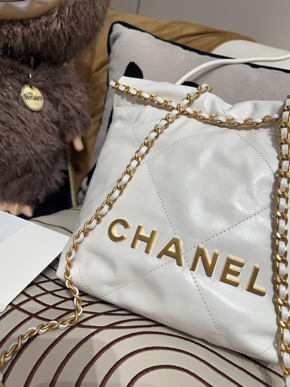 全新 Chanel 22 mini Calfskin白色牛皮金扣 100%Authentic ,全新100%new ✅收據✅晶片✅塵袋✅box