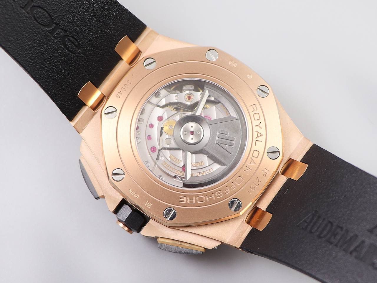 AP 26400皇家橡树v2版 金壳陶瓷圈材质 44毫米直径 搭载复刻原版CaL．3126机芯 陶瓷圈口 市面上最顶级版本的超级复刻🔥