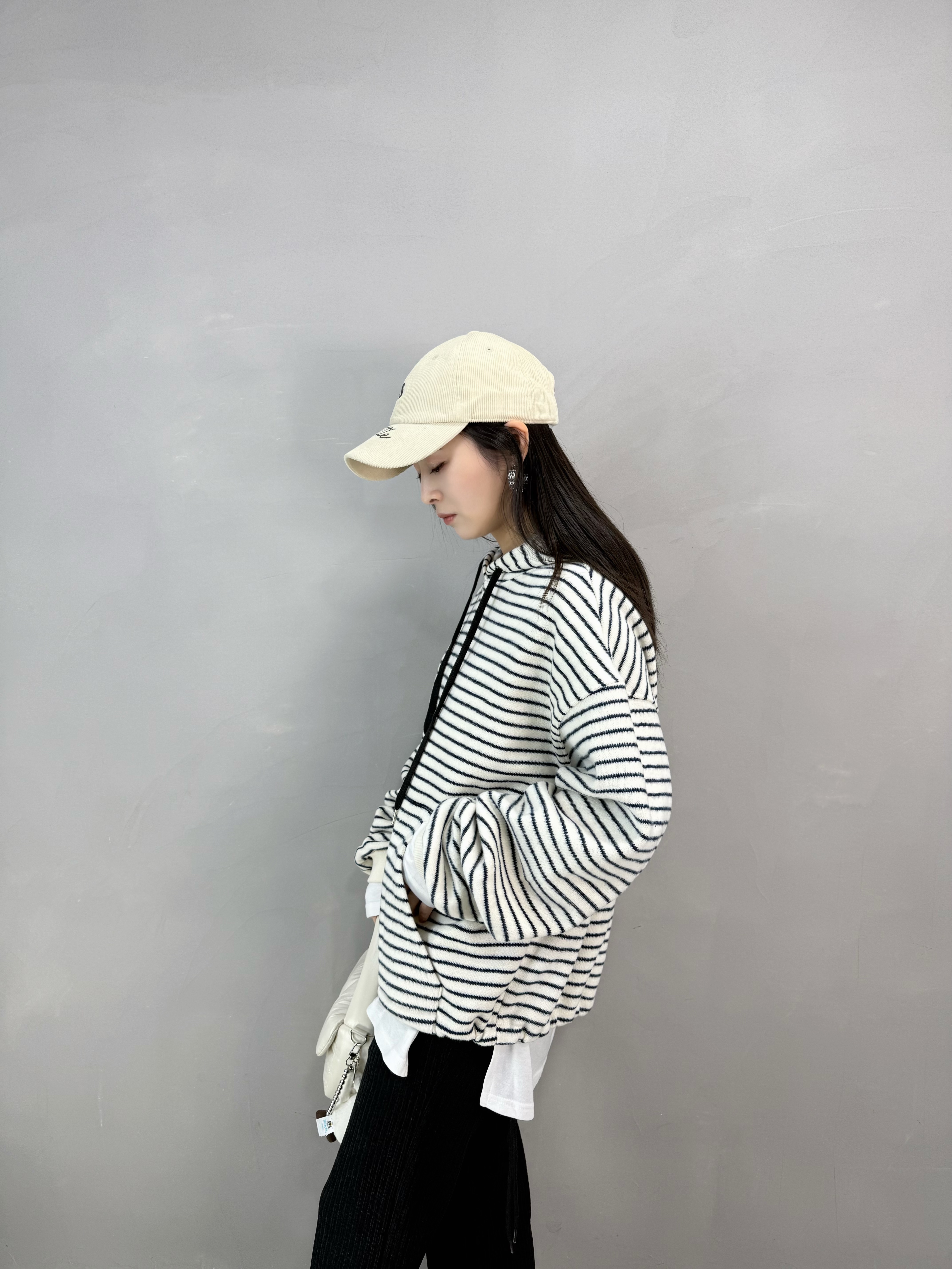 D62 絨毛橫間有帽衛衣