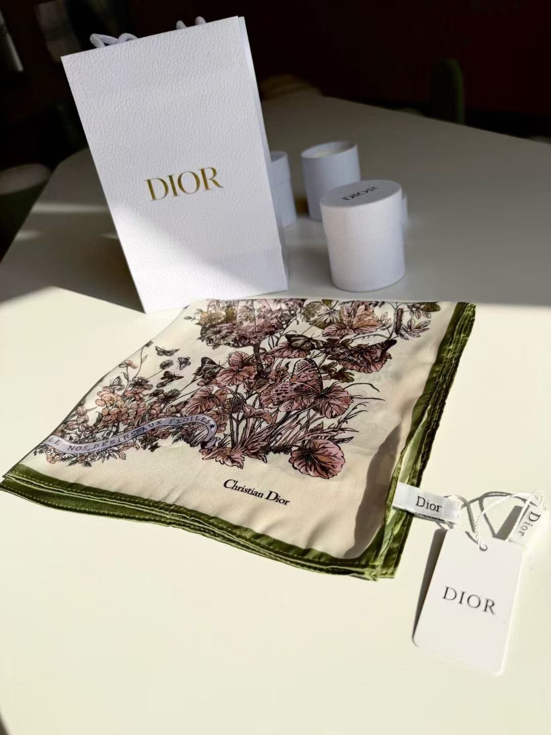 *【Dior 2025復古蝴蝶絲巾｜VIP積分禮品 限量登場】禮盒裝*