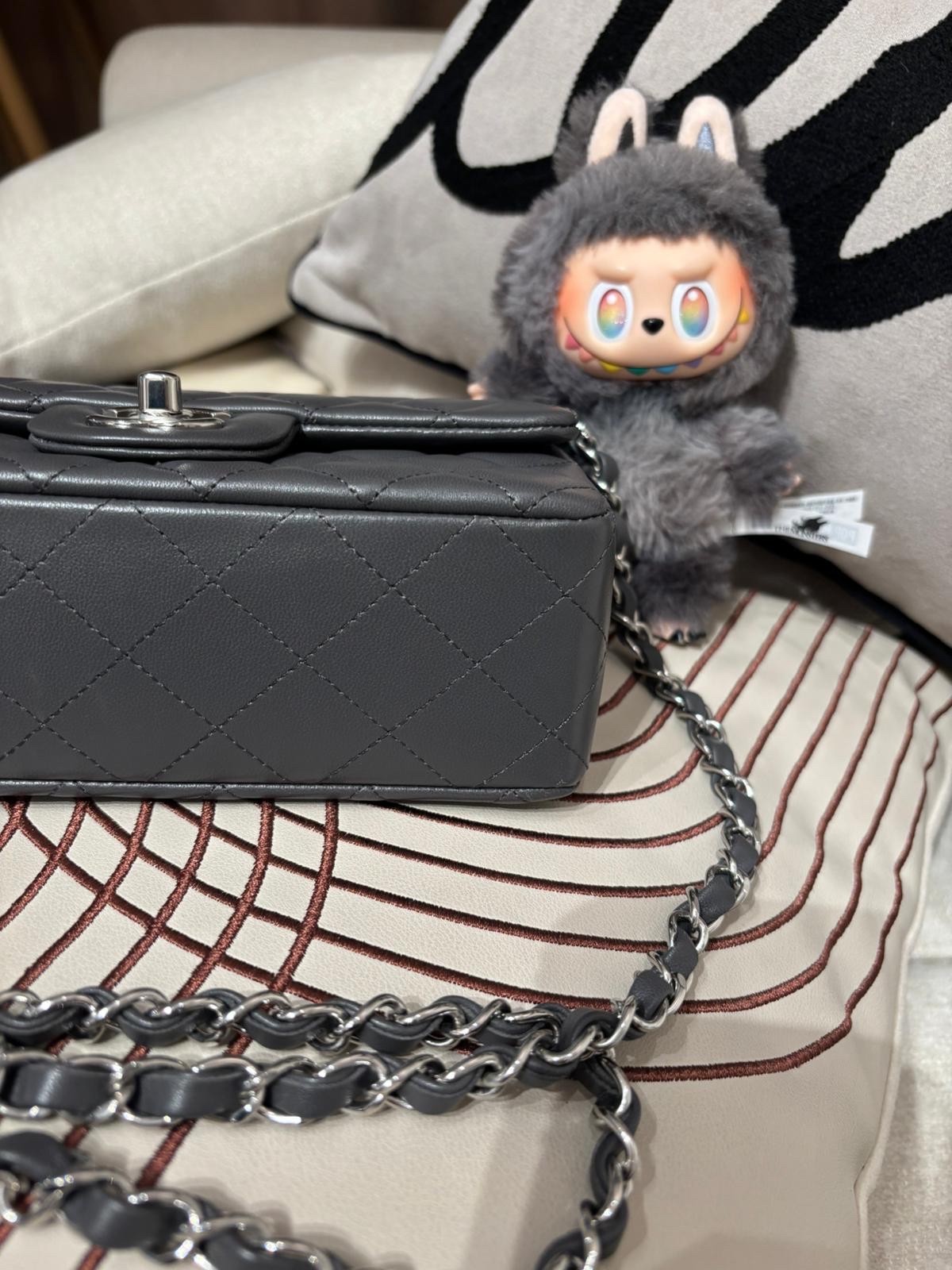 Chanel Mini Flap A69900 Grey 100%Authentic, 98%New ✅收據副本✅晶片✅Dust bag✅box
