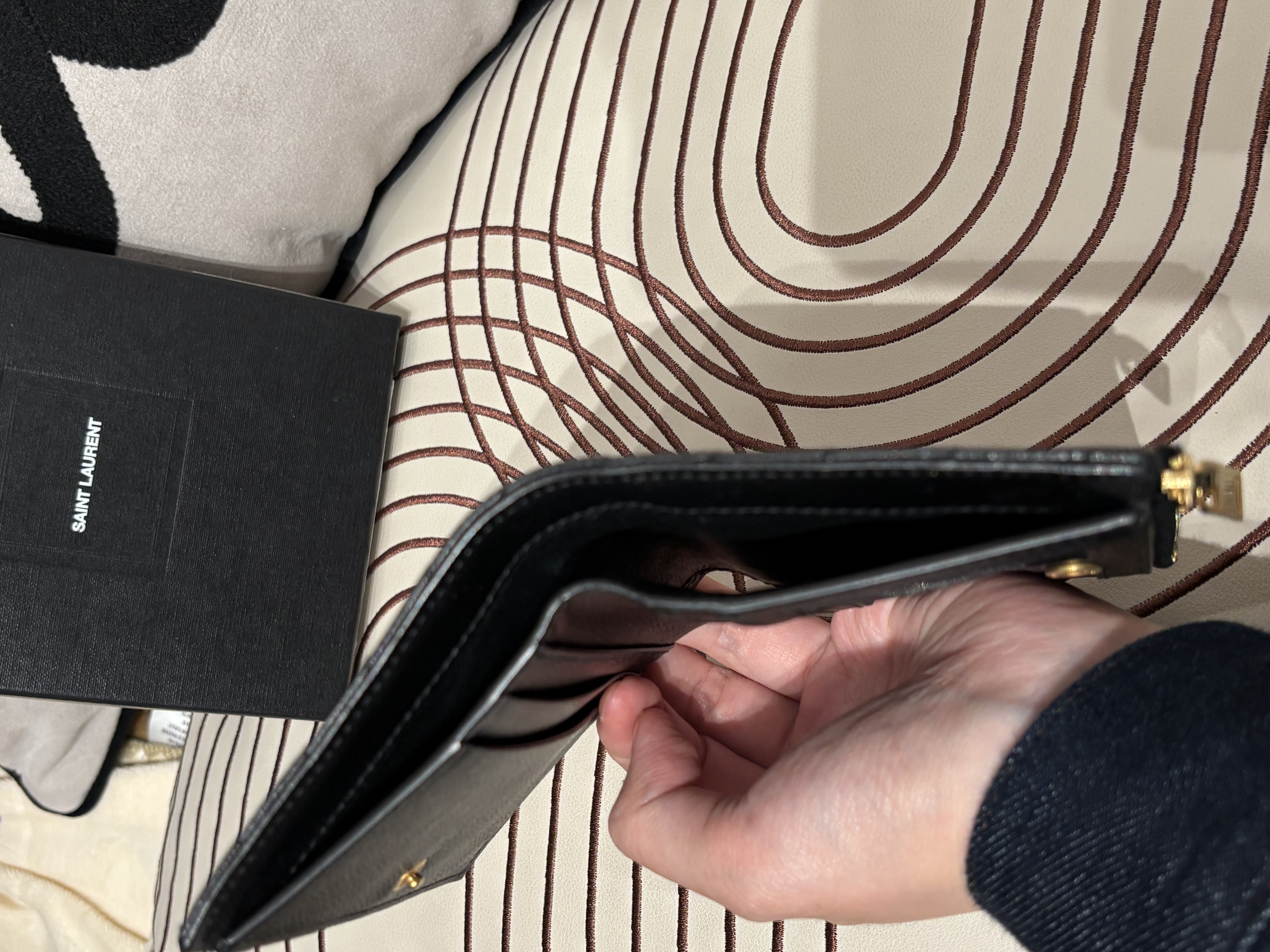 Ysl wallet 黑色魚子醬牛皮金扣 100%Authentic ,98%new✅收據副本✅盒