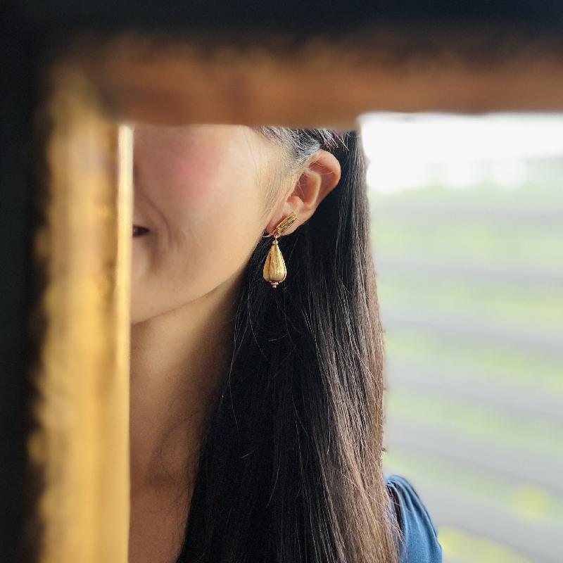 Vintage Champagne Gold Geometric x Textured Hollow Pear Shape Clip Earrings(MT2070)