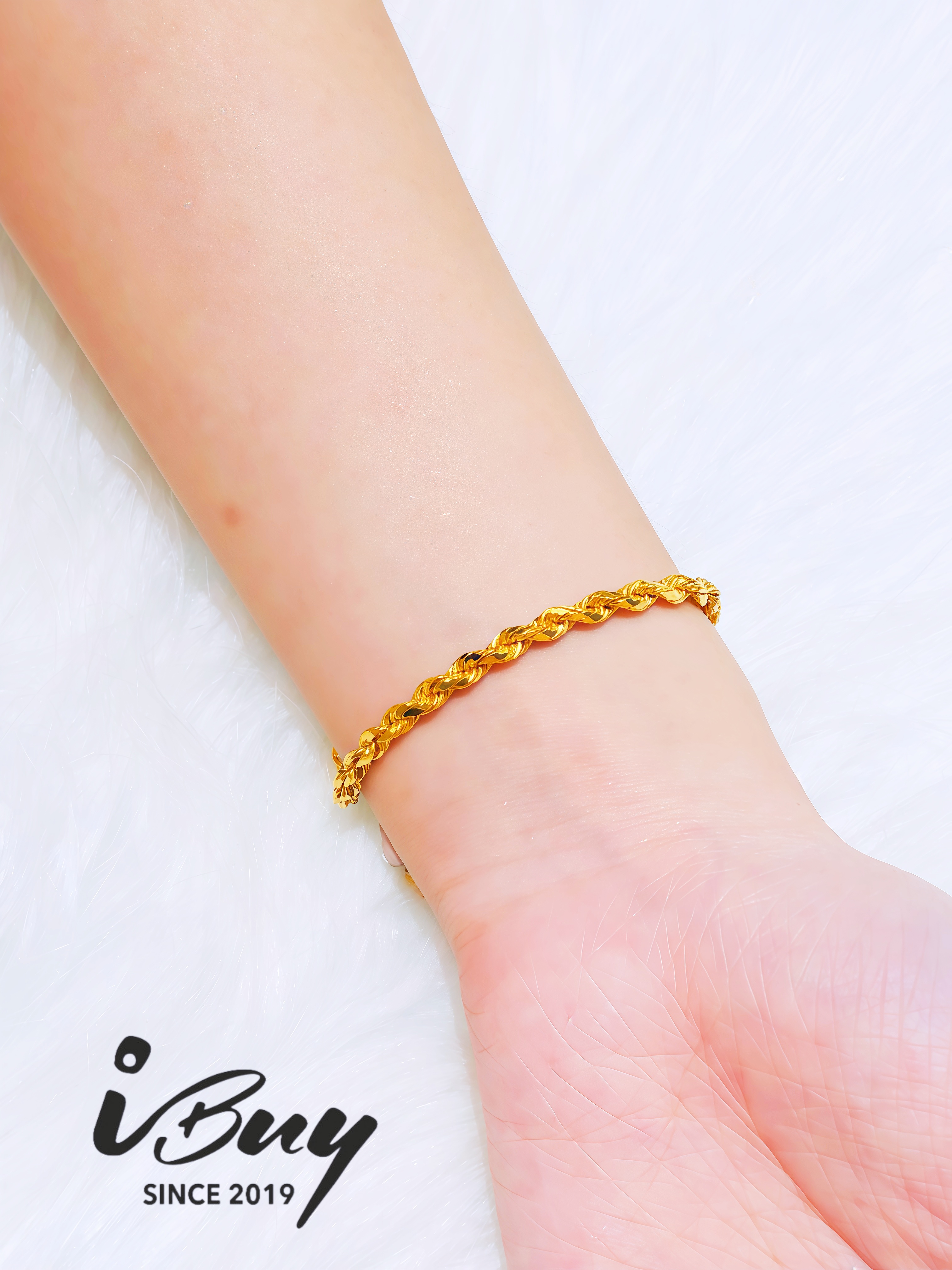 916 GOLD HOLLOW ROPE BRACELET 916 金 空心麻绳手链