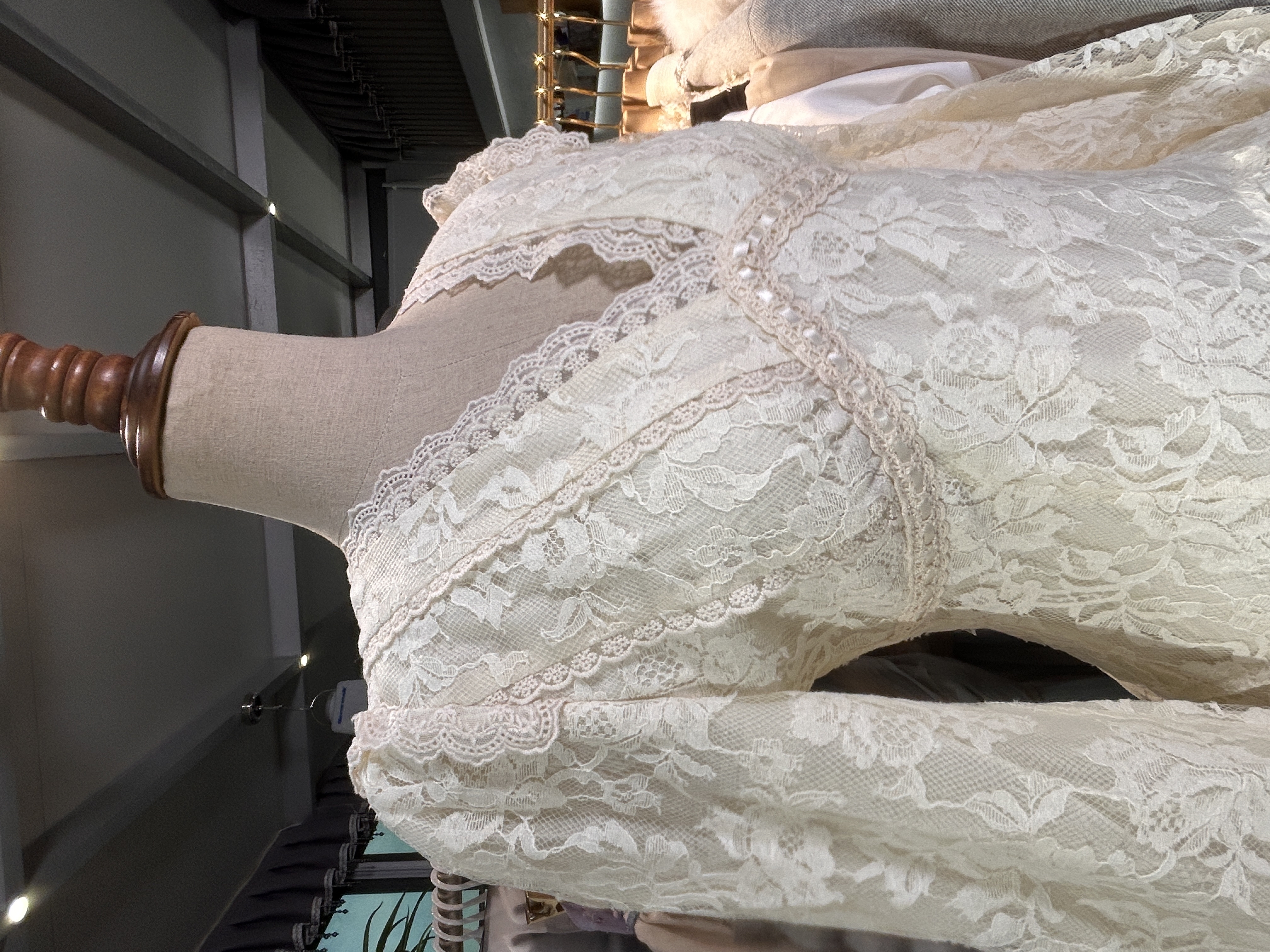 復古蕾絲迷你連身裙  