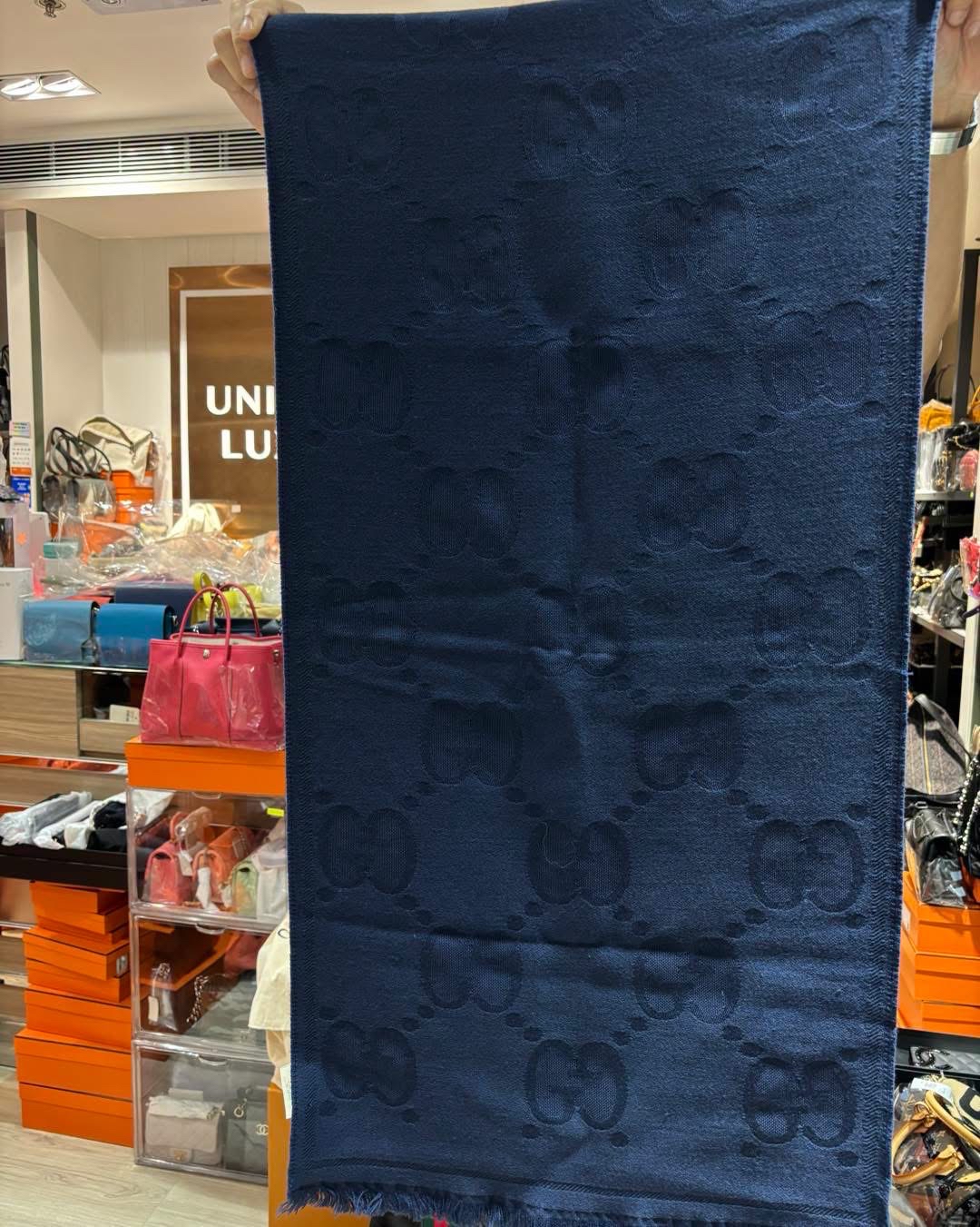 Gucci scarf wool 羊毛頸巾圍巾 100%Authentic,99%new 