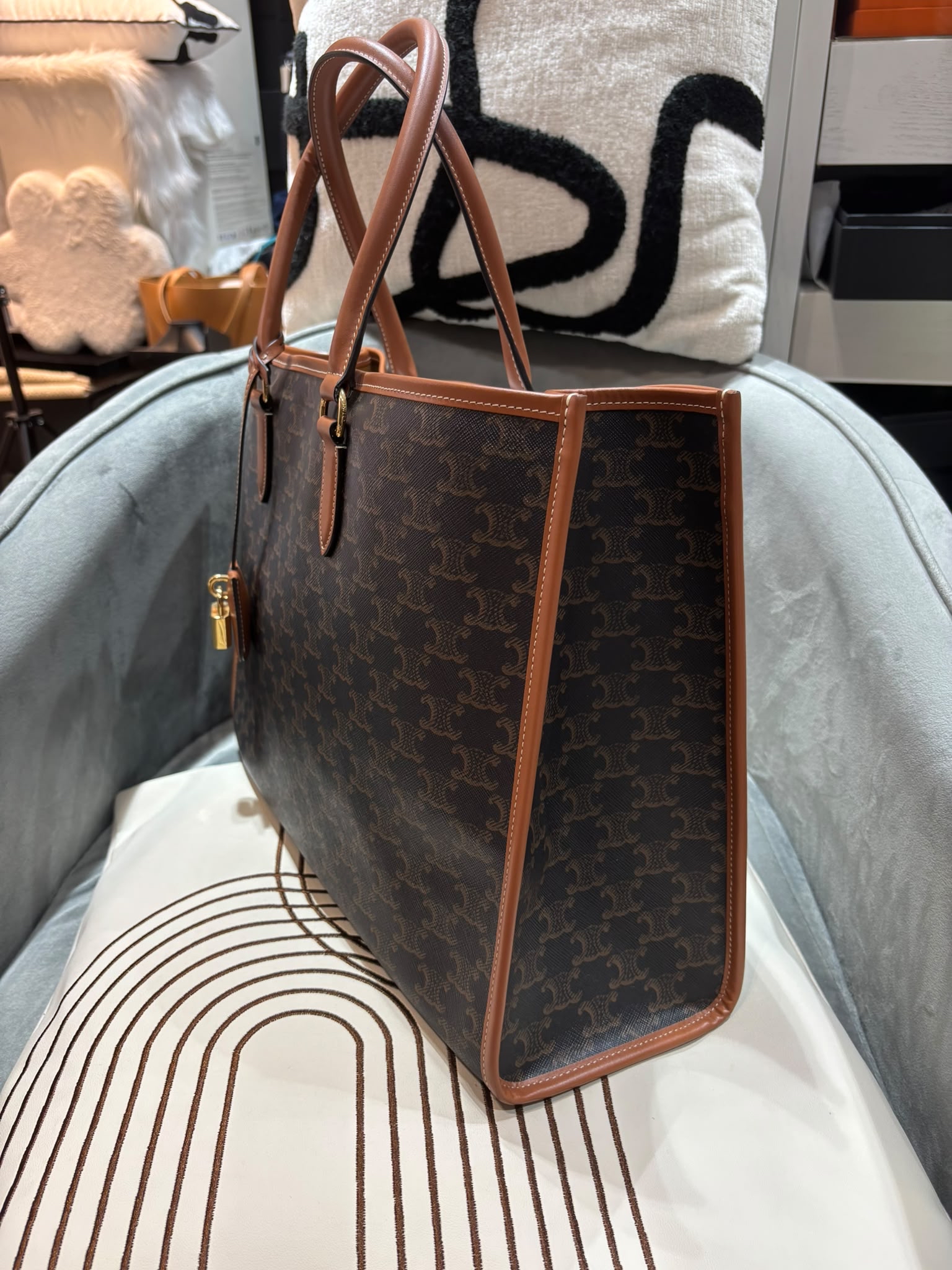 Celine Horizontal Cabas Tan tote bag 100%Authentic, 95%New ✅Dust bag