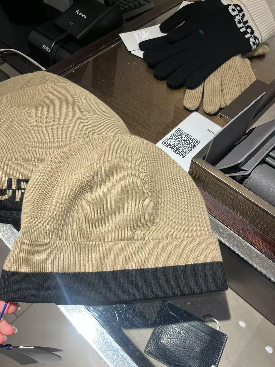 預購 Burberry🌈🌈折扣款 100%棉羊毛冷帽 男女同款 Sale