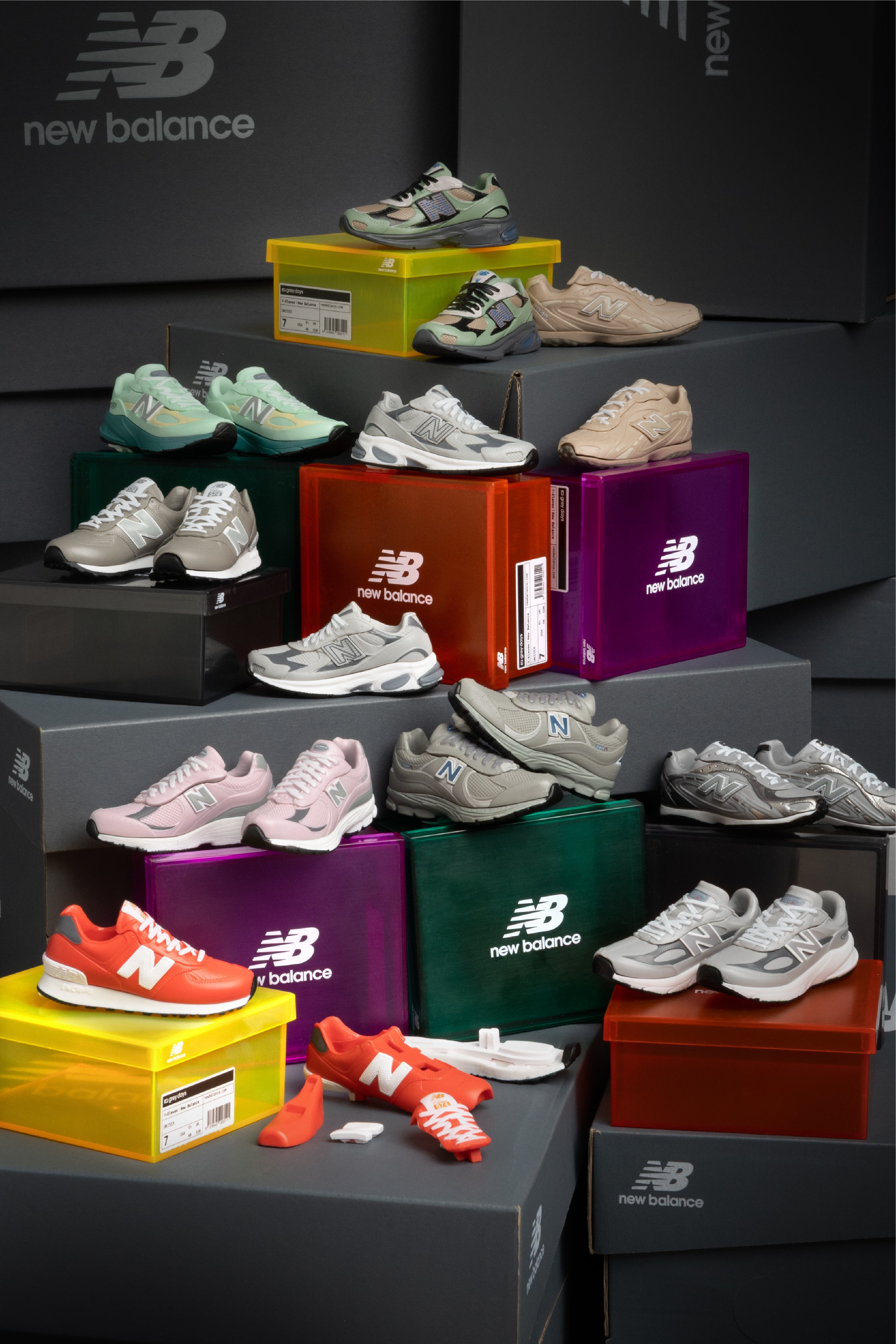 全新 7-11 x newbalance 玩味細界 Mini 拼砌模型 2002 | New Balance 經典鞋款 | Mini 拼砌模型磁貼 | 盲盒