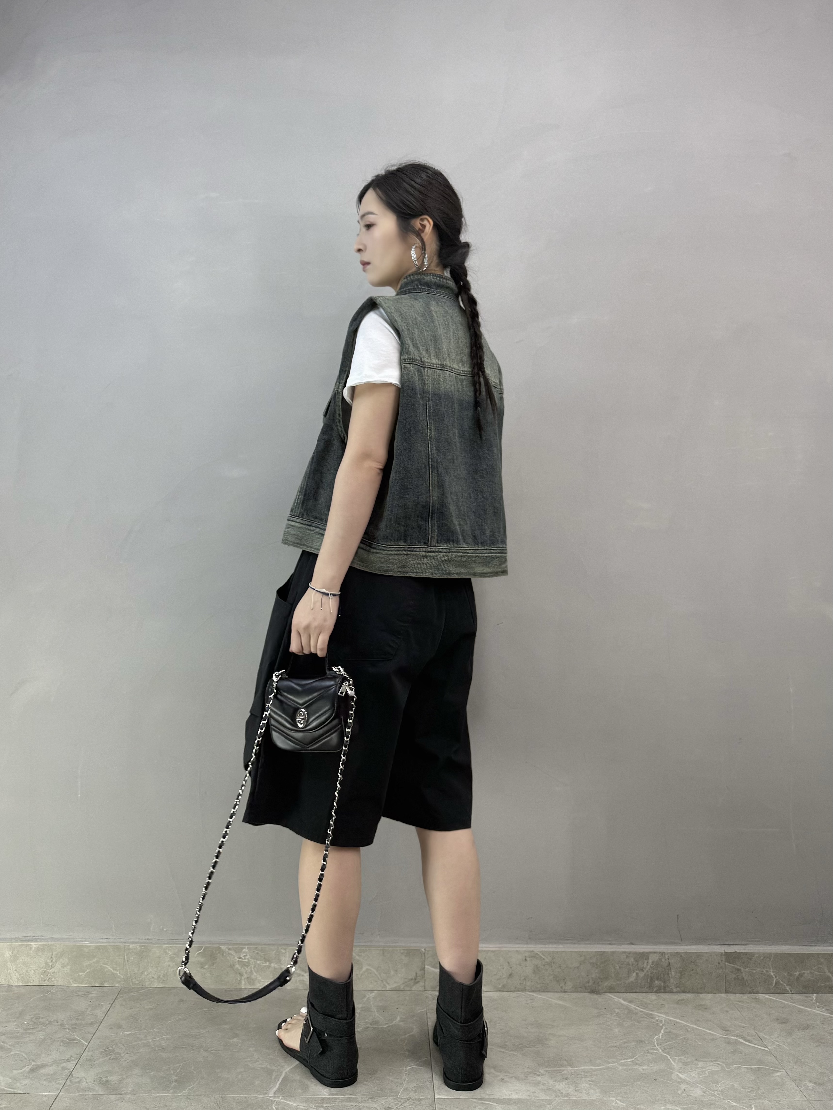 A16 洗水牛仔背心外套