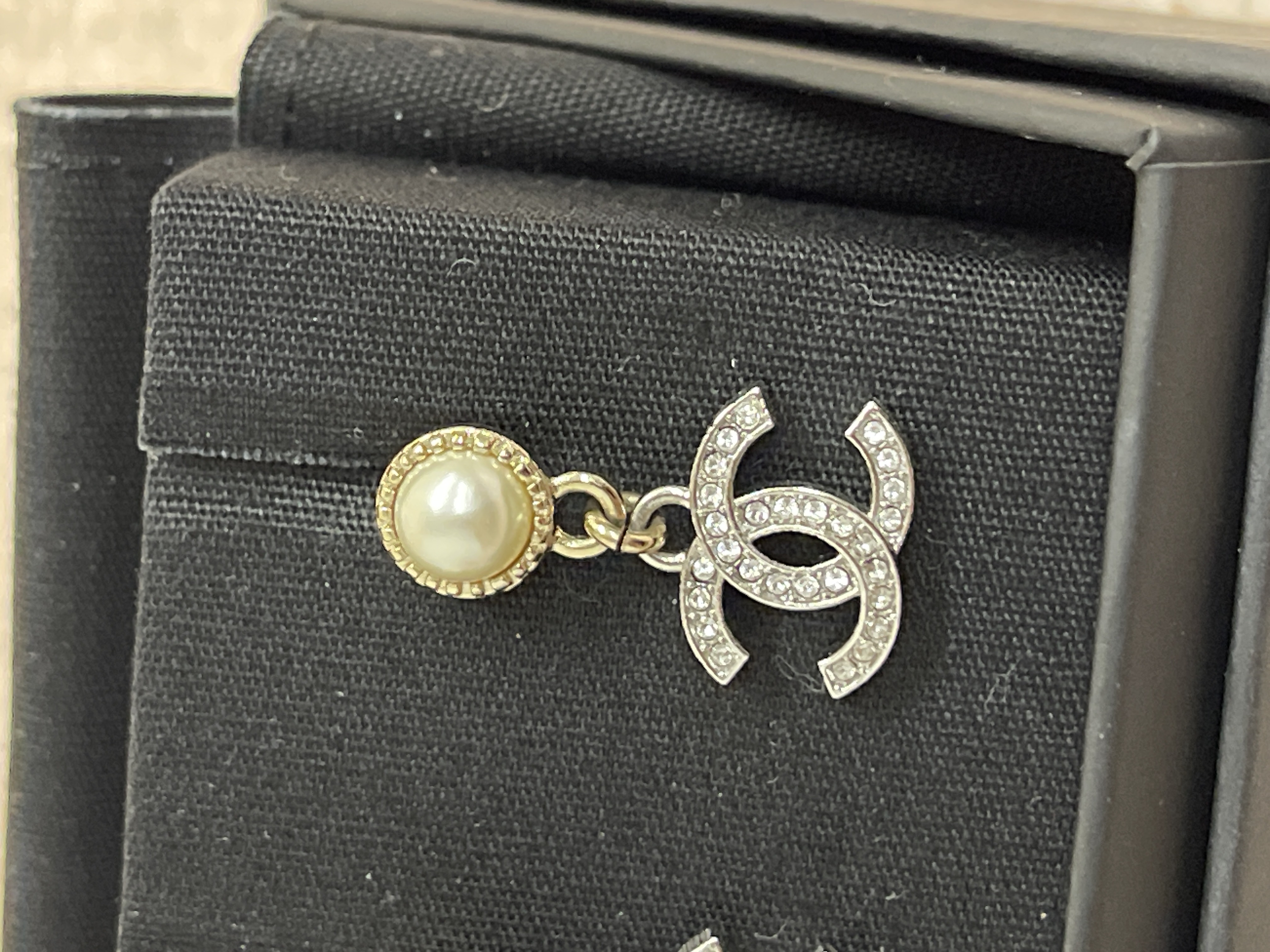 Pre-owned Chanel earrings / Product Code: 26041013