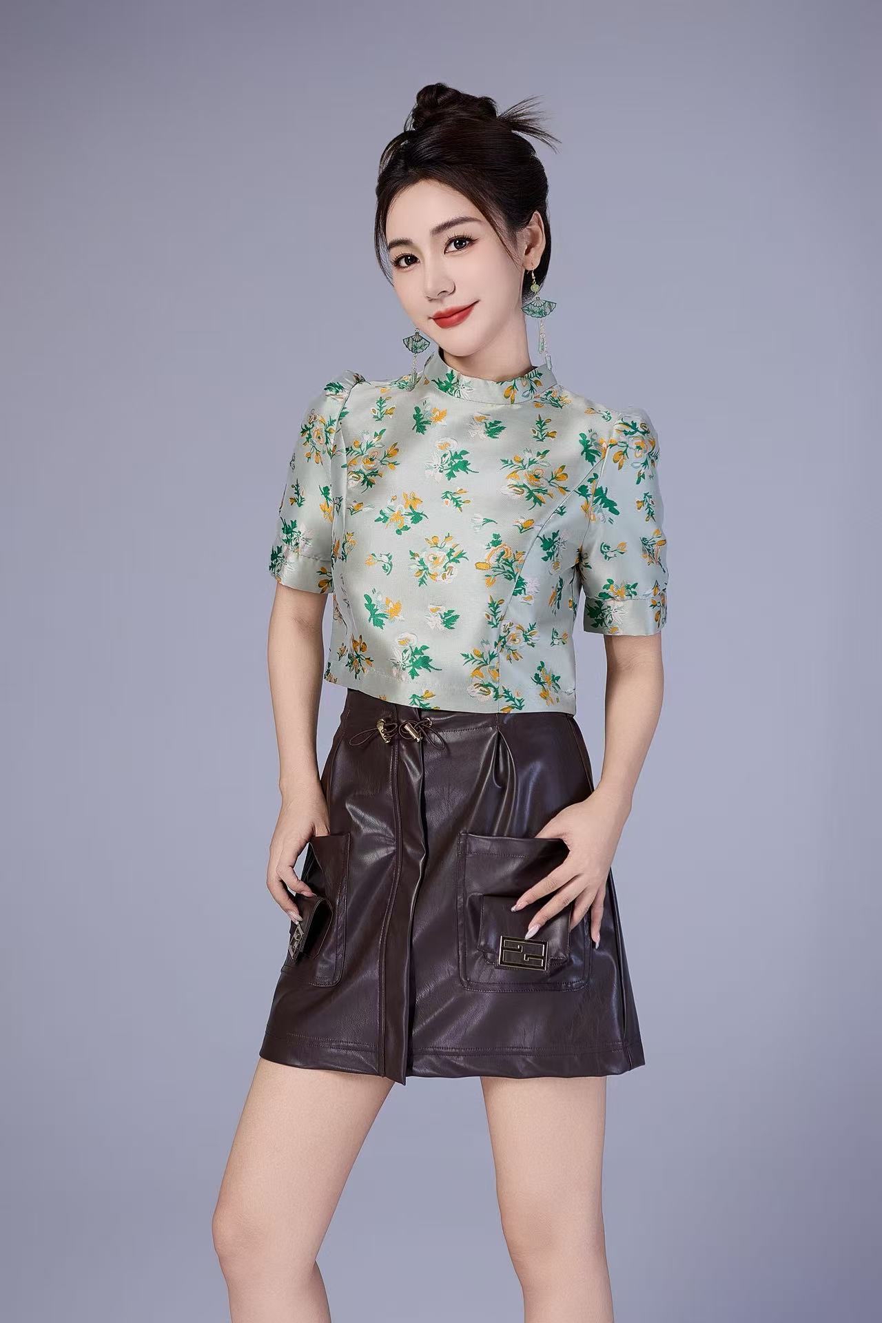 10141091 Floral Jacquard Mandarin Top