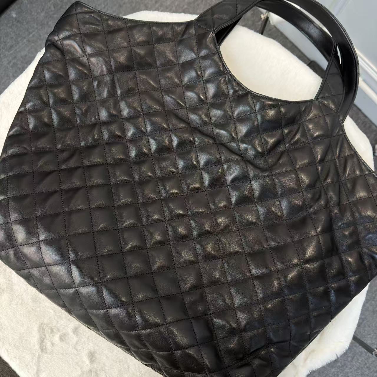 YSL care Maxi  羊皮子母包 大size model必備❤️‍🔥