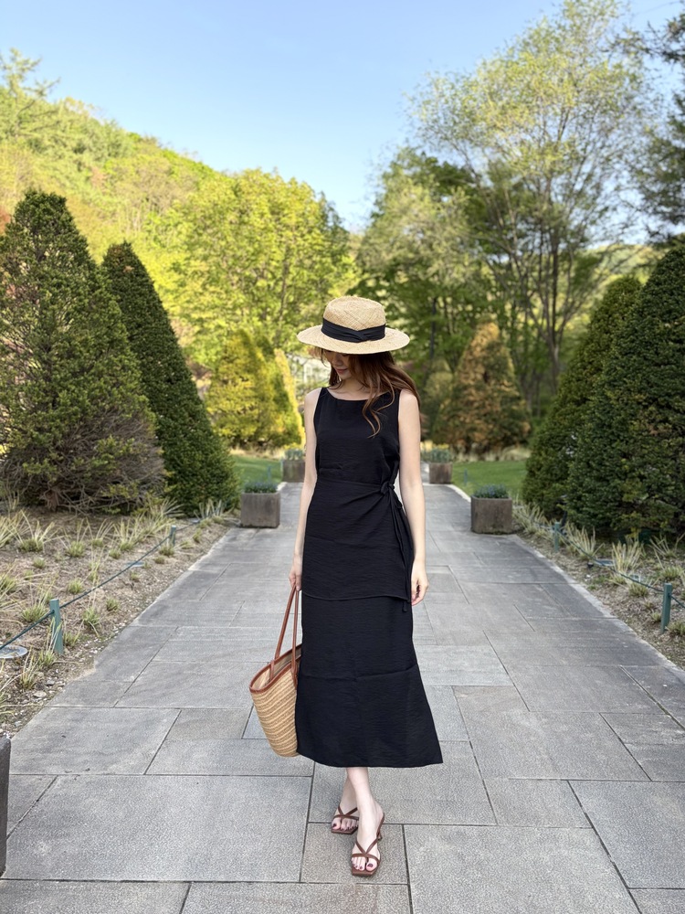 Boat Neck Layered Dress (Black)