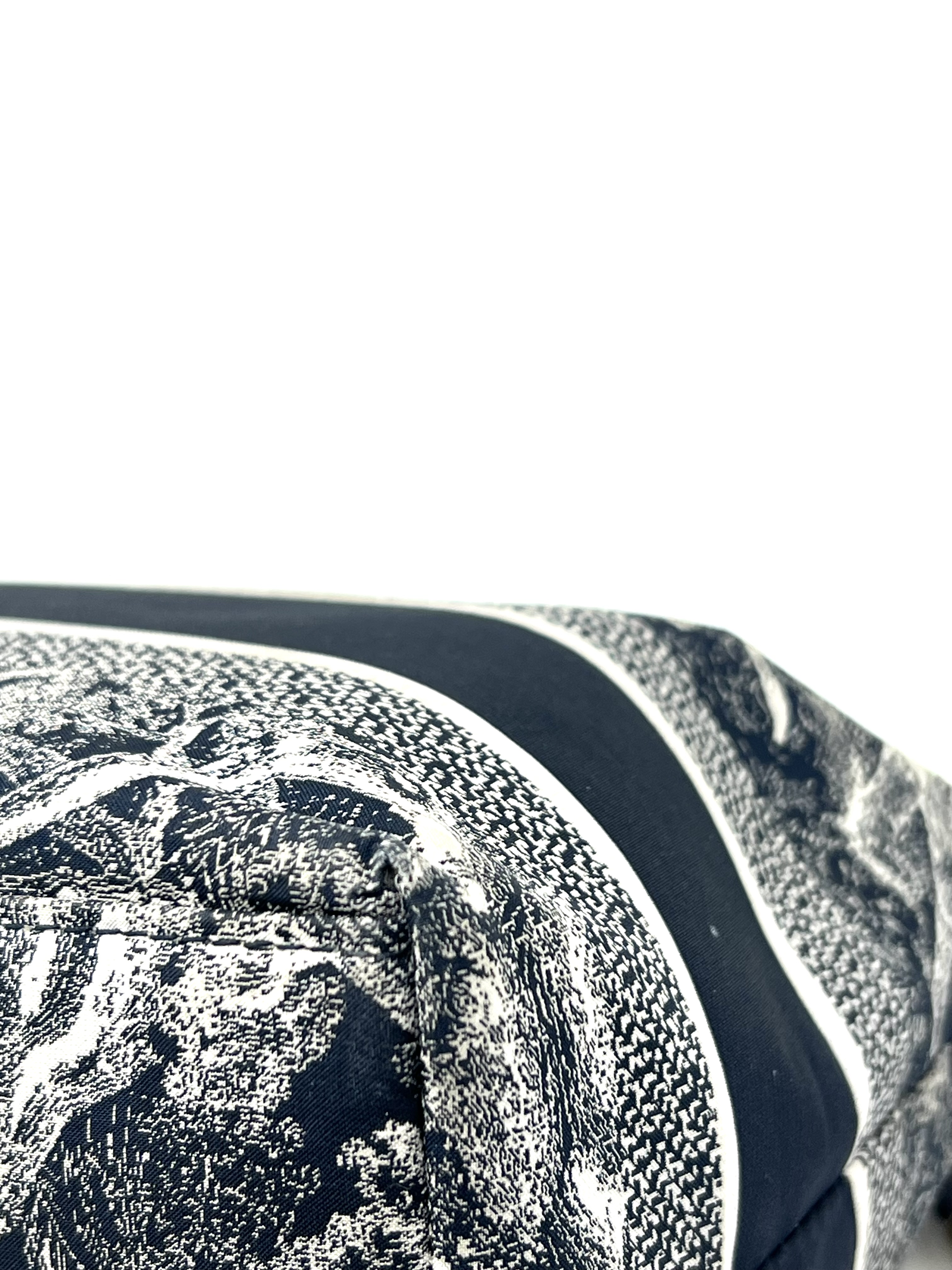 Pre-Owned DIOR Travel Nomad Pouch / Product Code: 26041401