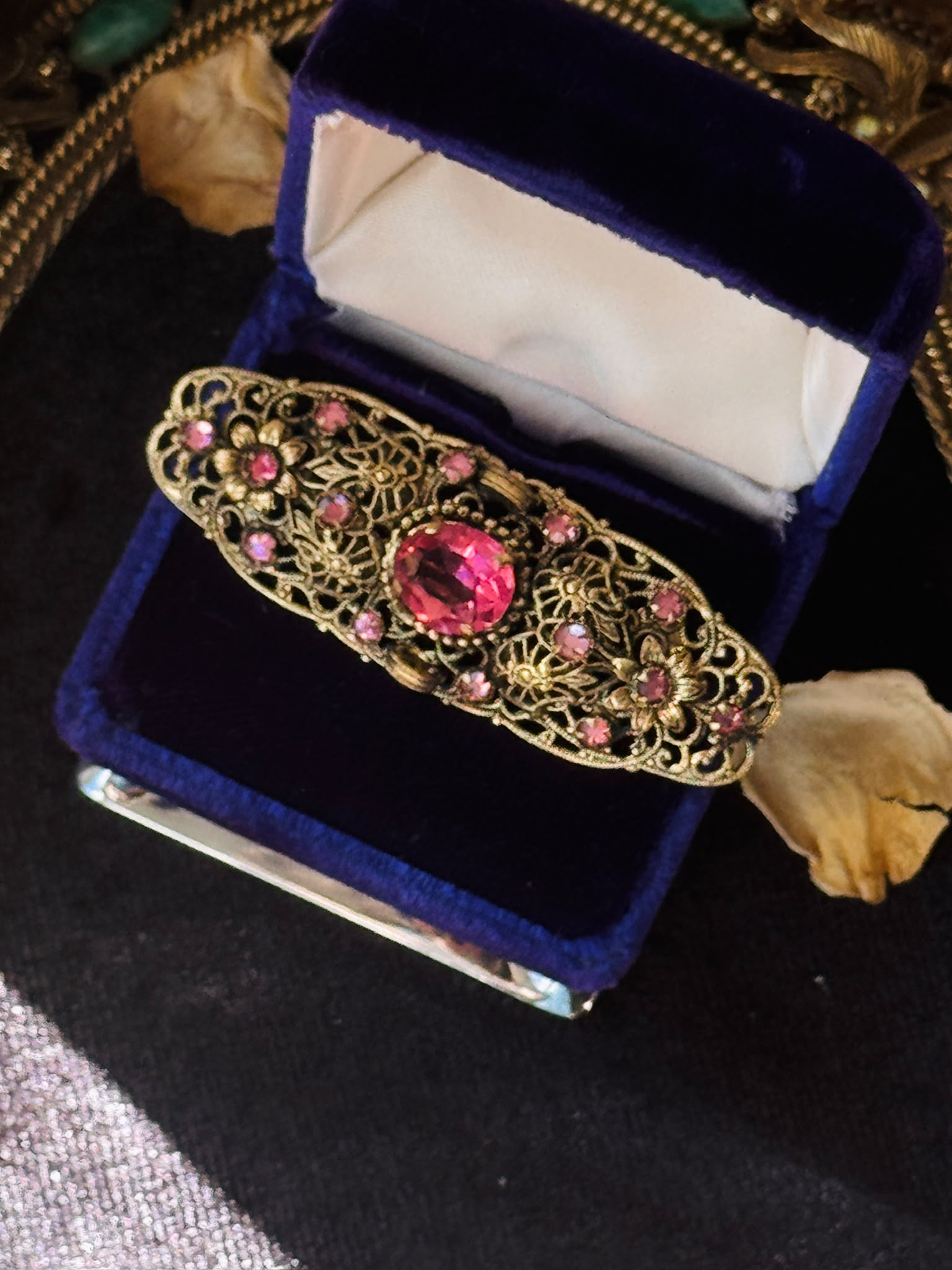 Rare! Antique Early 20th Century Pink Glass Filigree Style Brooch (NZ024)