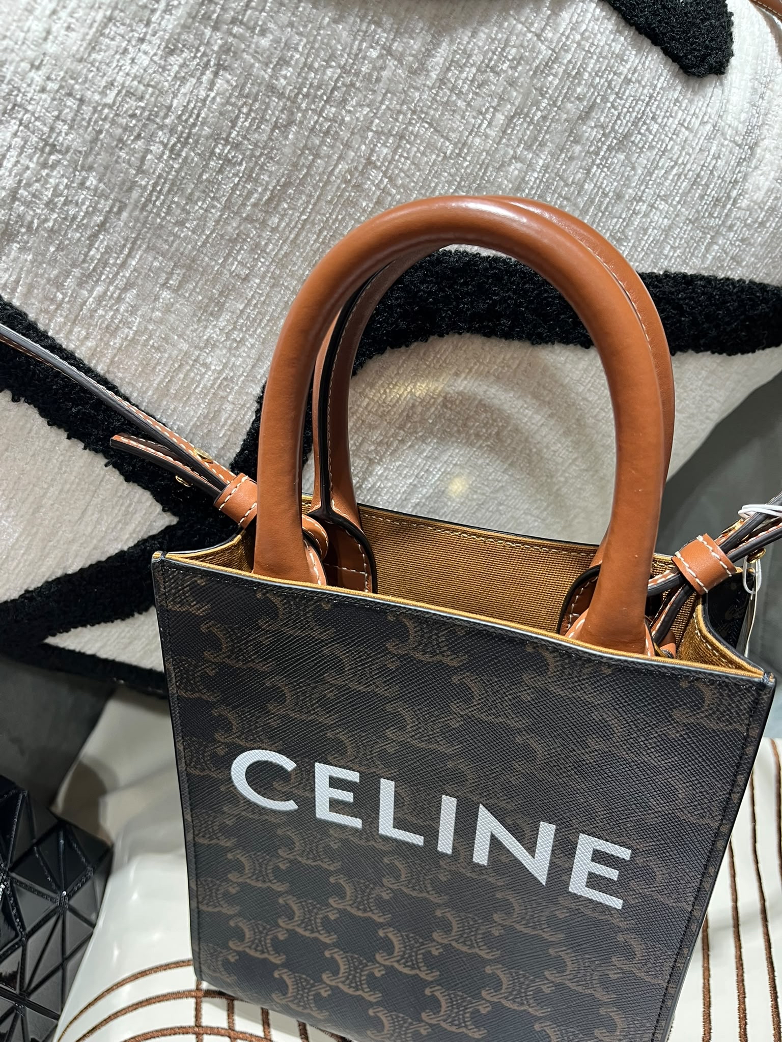 未使用品 Celine mini vertical cabas tote bag   100%Authentic,unused 未使用品 ✅dust bag 