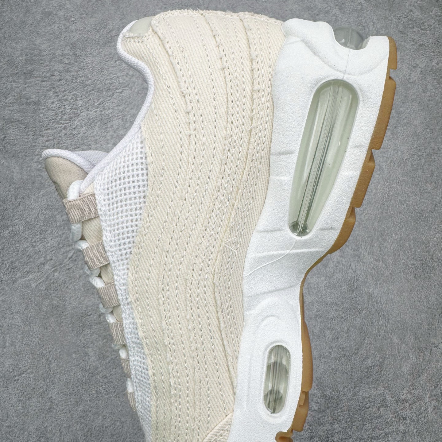 Nike Air Max 95 OG x Levi's HM4743-100 