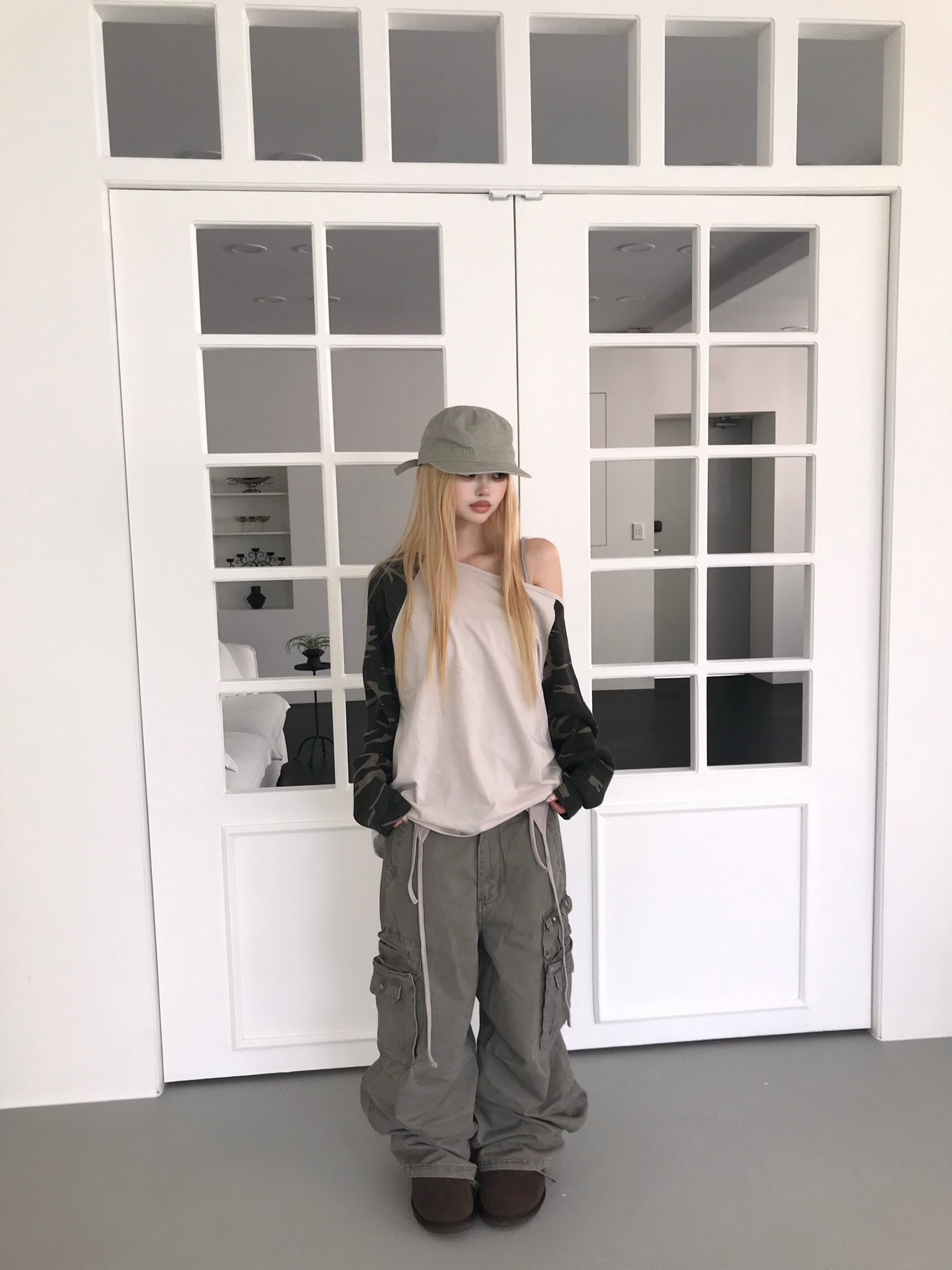 Multi-Pocket Wide-Leg Cargo Pants