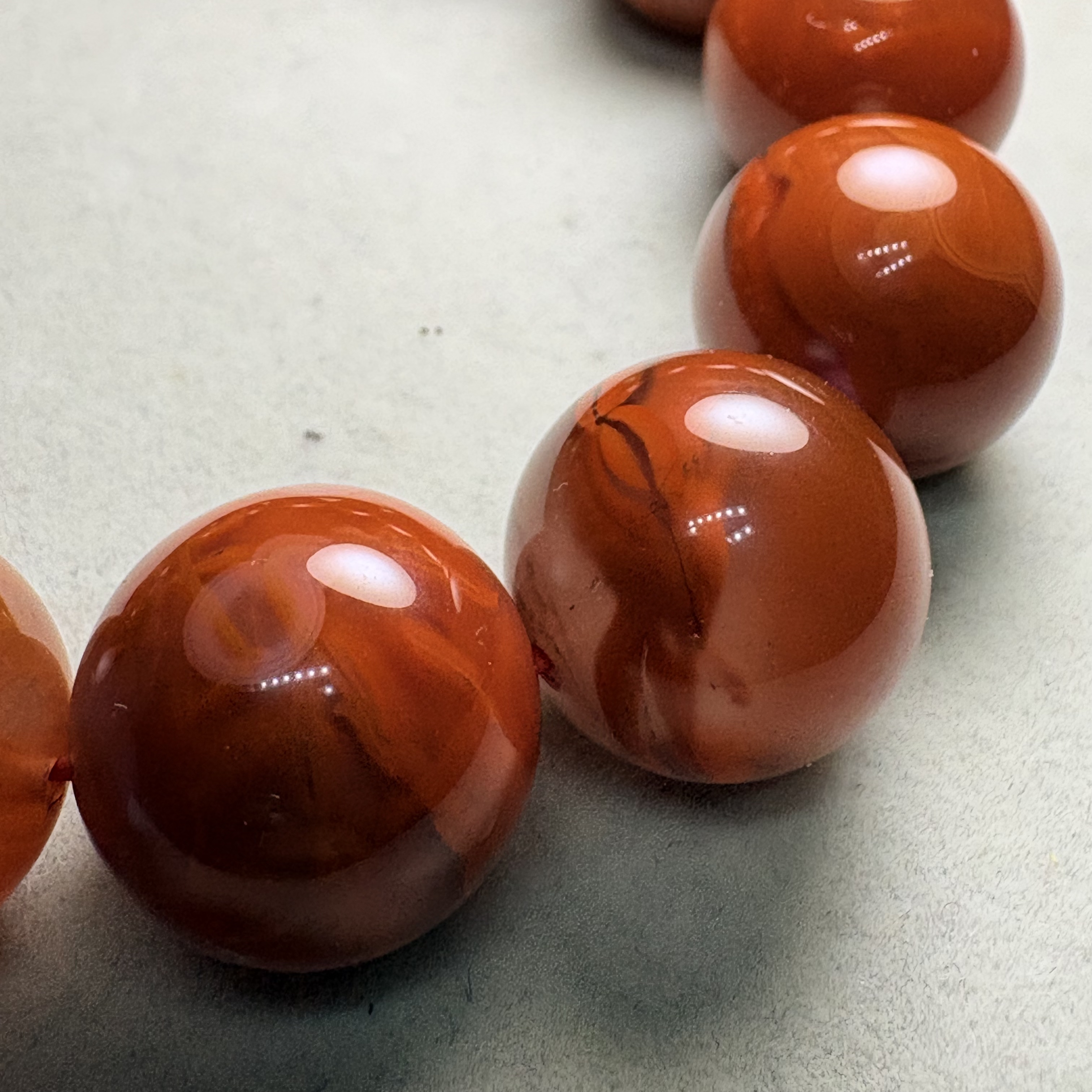 南紅瑪瑙手串 No.4013 丨規格：17mm珠16.5 cm手圈丨附送證書