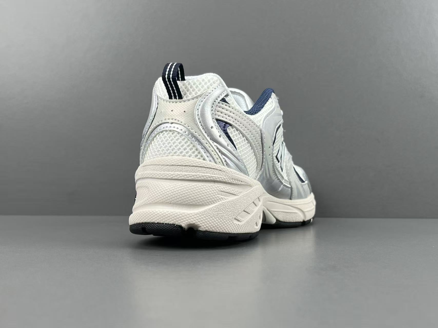 New Balance 530 MR530KA