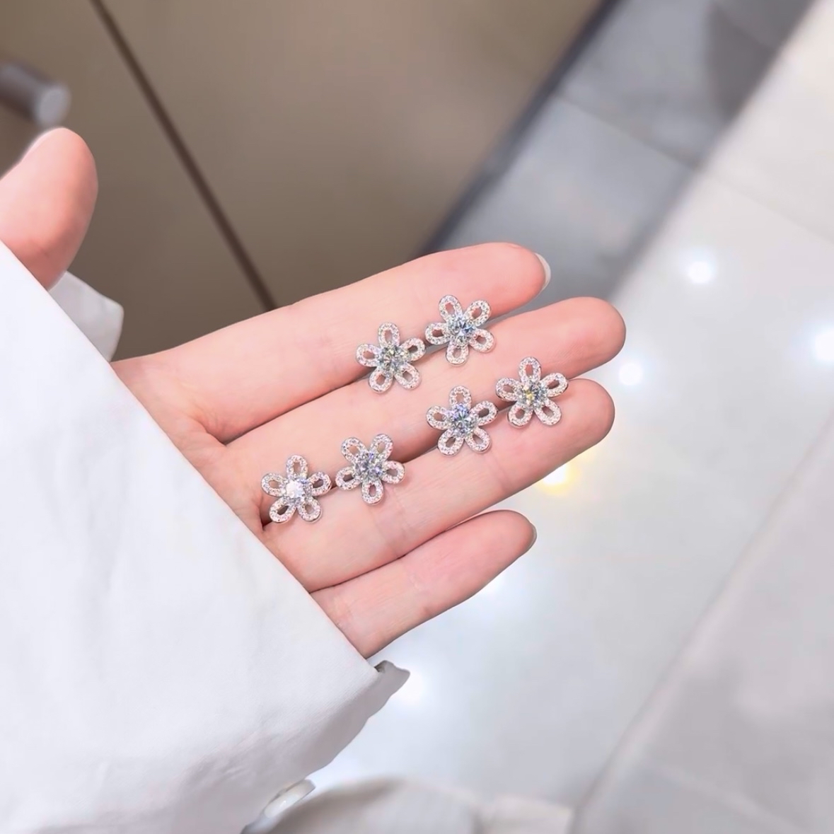 莫桑钻 花花 耳钉