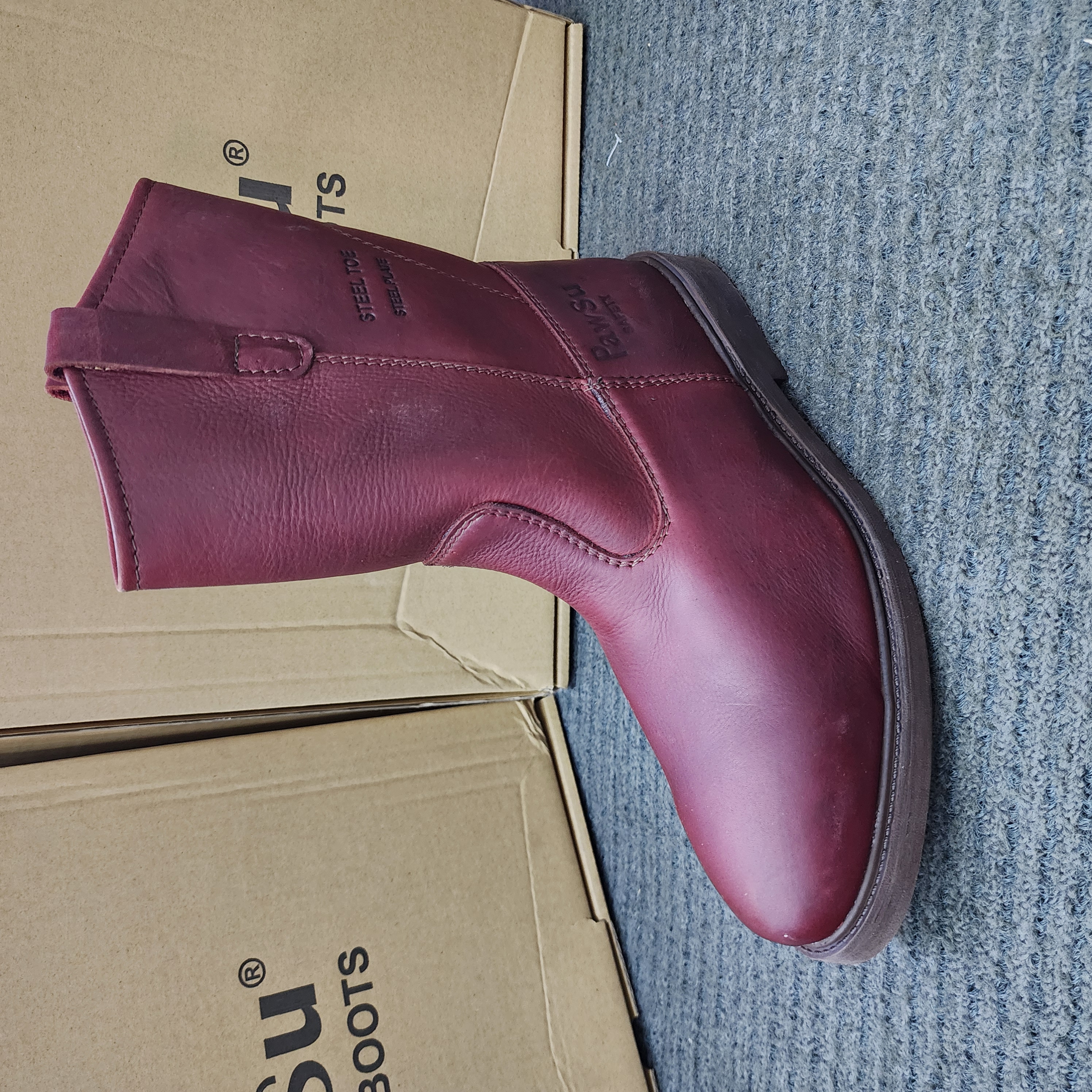 PawSu 801 High cut Safety Shoes Tajam A shape Whisky Maroon leather Kasut Keselamatan Tinggi Bentuk Tajam A Warna Whisky Maroon